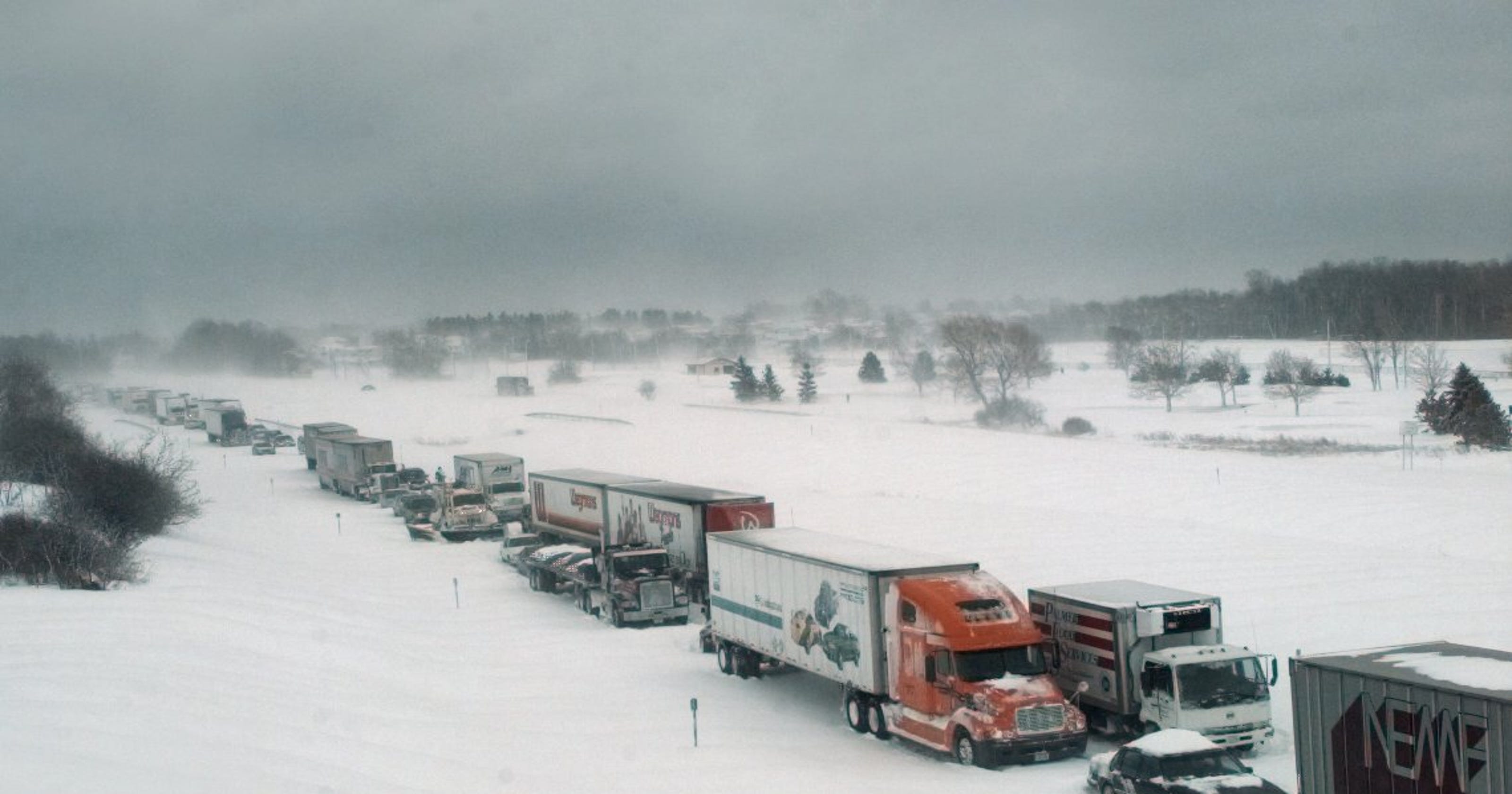 UPDATE New York state lifts Thruway ban on tractortrailers and buses