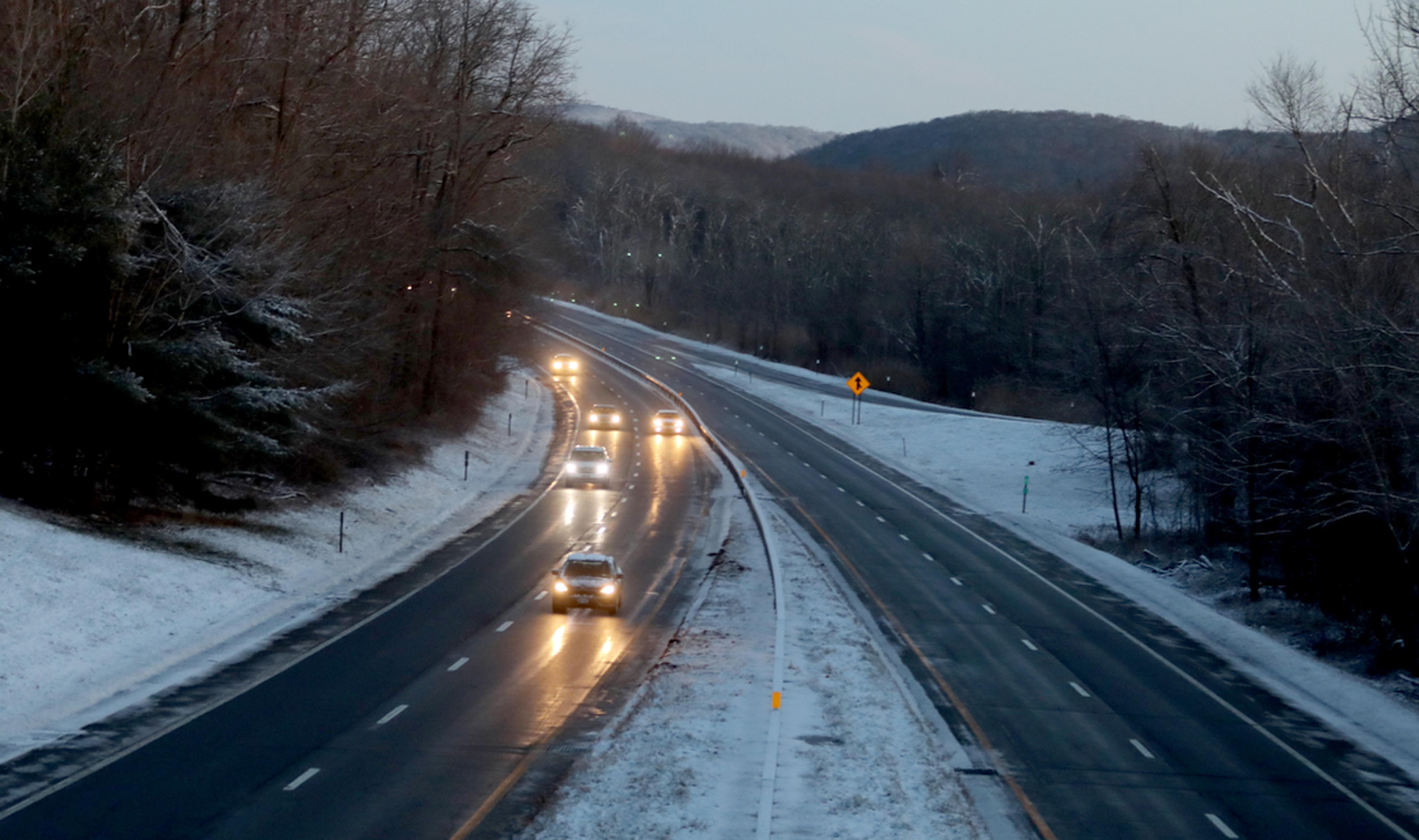 Traffic Icy roads slow morning commuters
