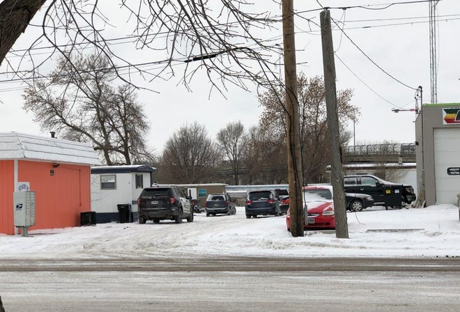 Police and the Crime Lab are at the scene of a warrant service near 10th Street and Franklin Avenue in Sioux Falls on Jan. 31, 2019.