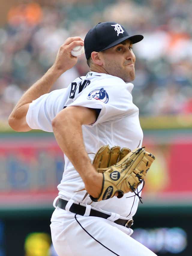 Downsizing The D Detroit Tigers Reverting To Old Hat Logo