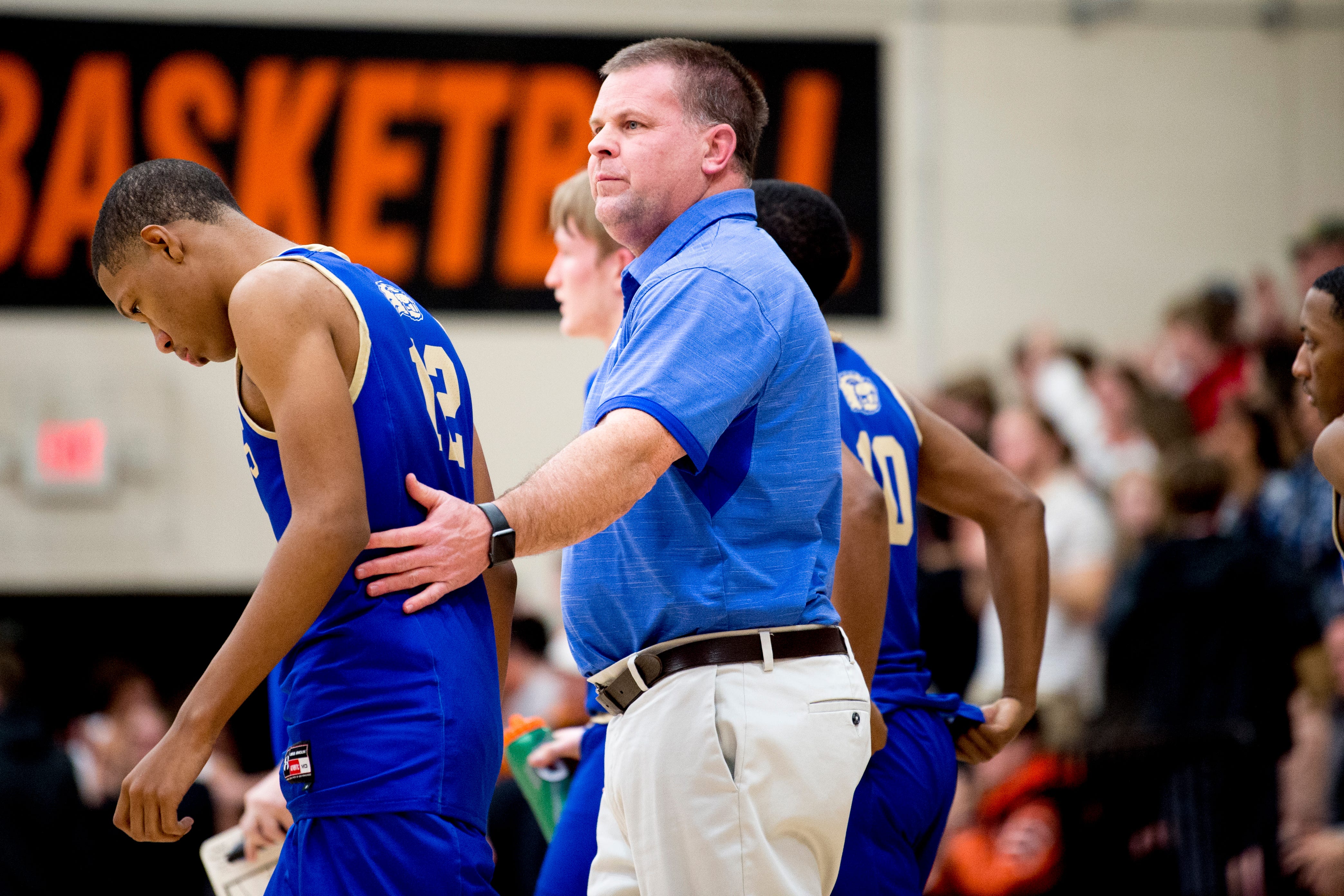 Karns High Gym Named For 25 Year Coach Lee Henson