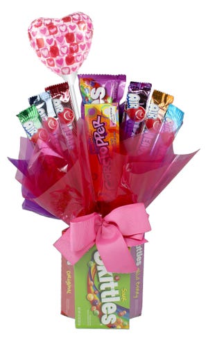Featured image of post Candy Baskets For Valentines : See more ideas about candy gifts, candy gift baskets, candy bouquet.