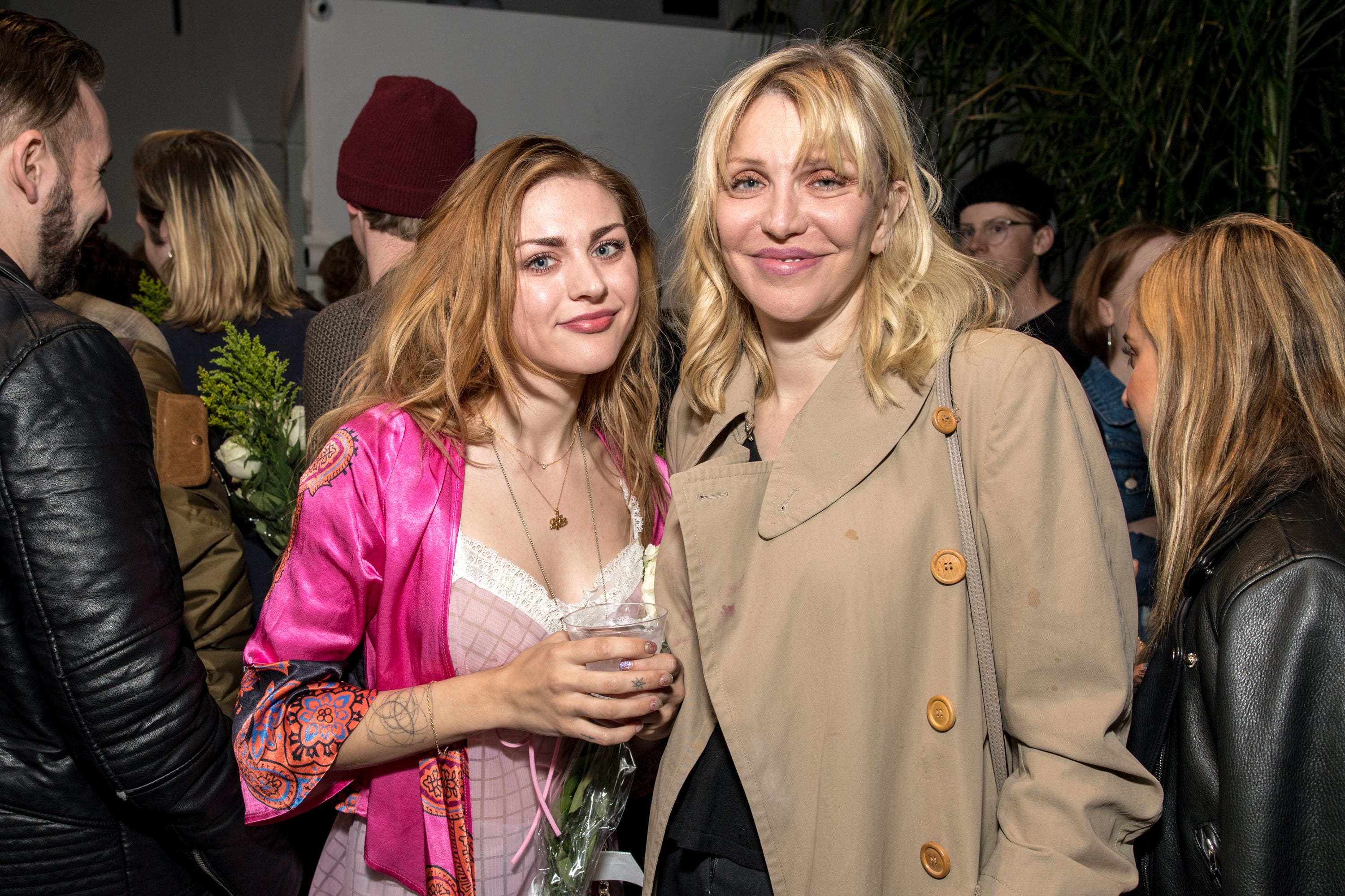 Download Kim Cobain Frances Bean Cobain 2020 Pics