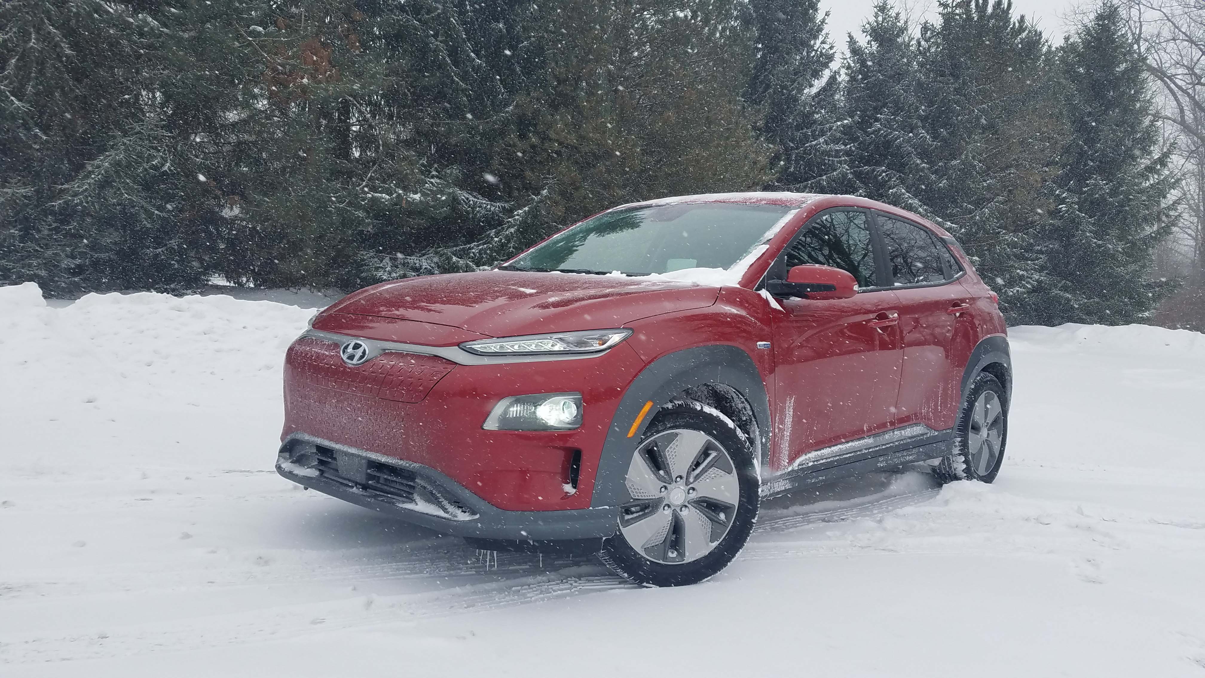Best Electric Suv Snow  : An Electric Snow Shovel Is A Machine That Is Powered By A Battery Or Cord Pack To Give Power To A Turning Auger That Supports Push And Throw Smaller Numbers Of Snow Out.
