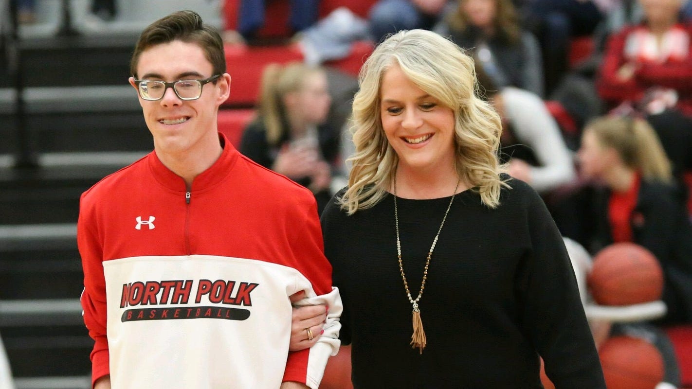 Legally Blind Iowa Senior Makes His Shot After Years On The Bench