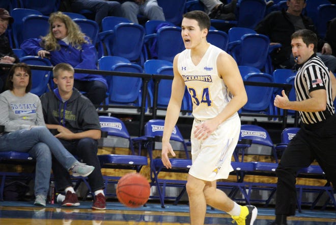 Alex Arians ranks among the Summit League leaders in assists and shooting percentage