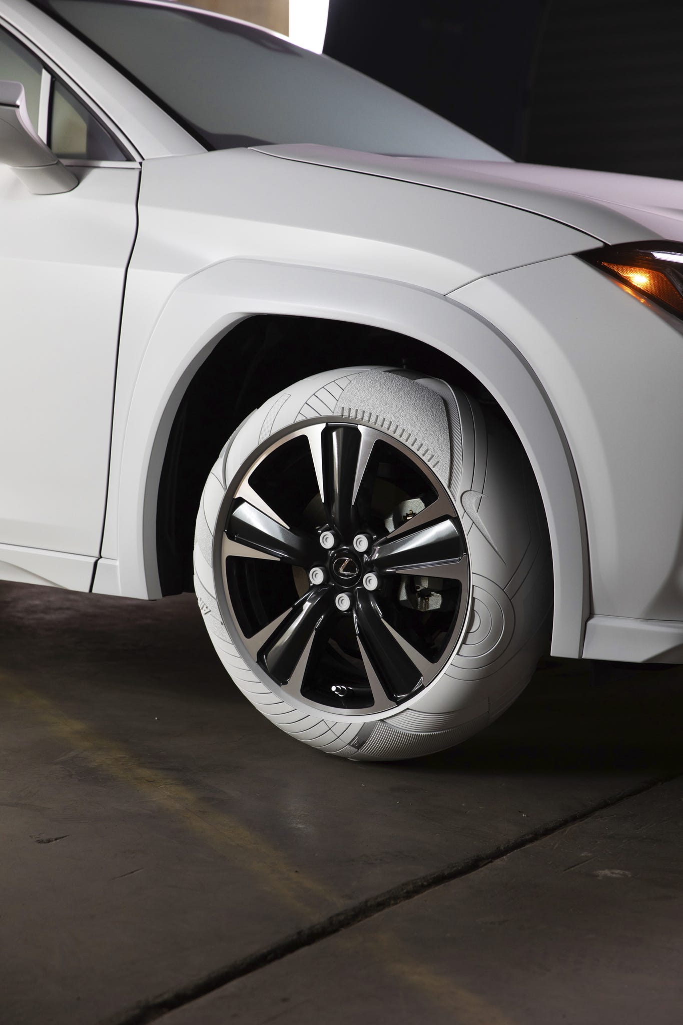 lexus nike tires price