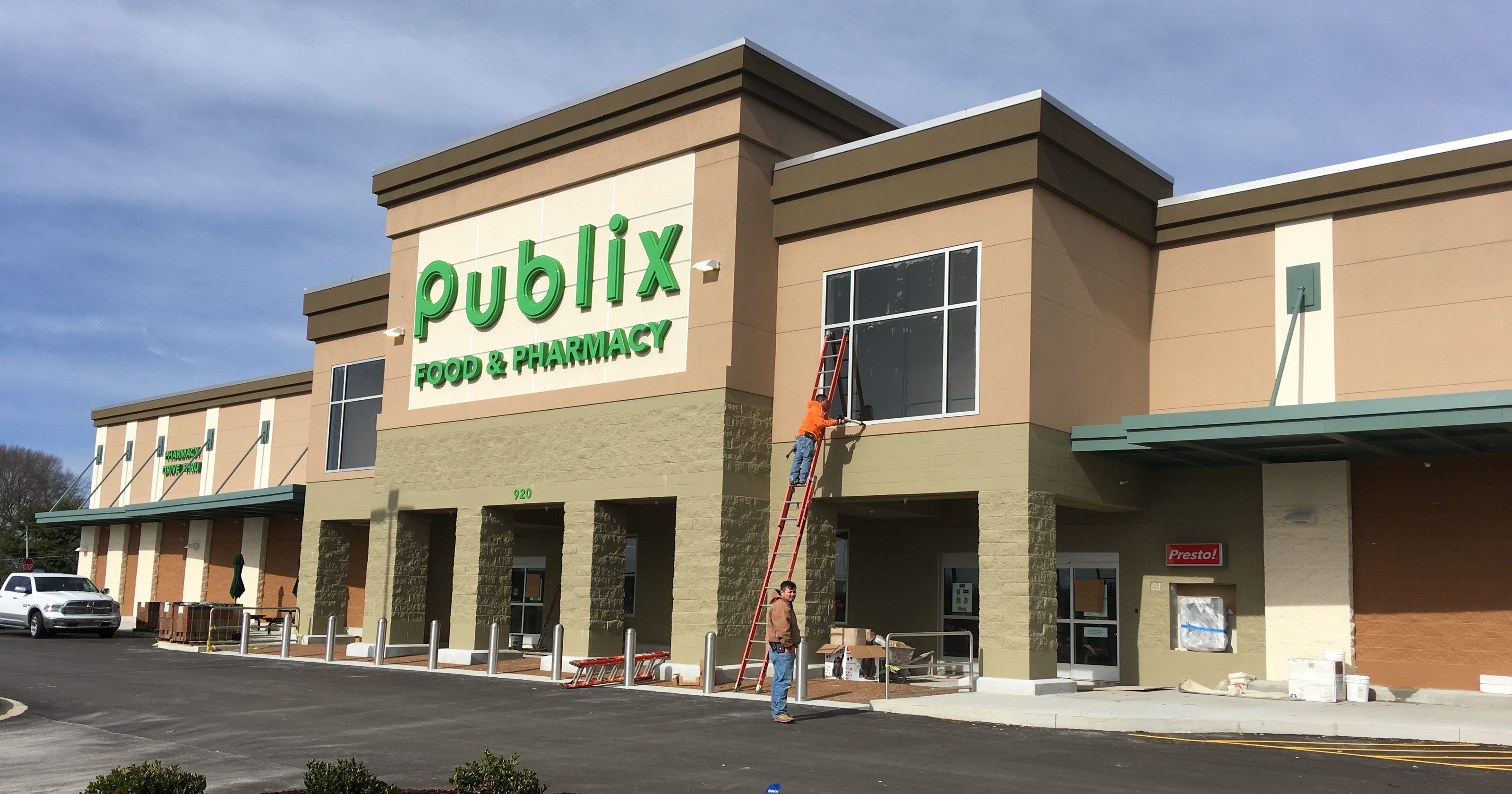 Publix to open soon in Clarksville Sango Square