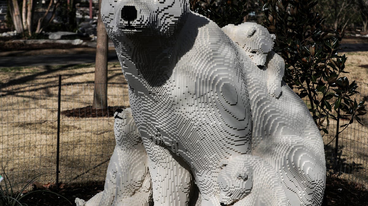 Memphis Zoo Lego brick sculpture exhibit