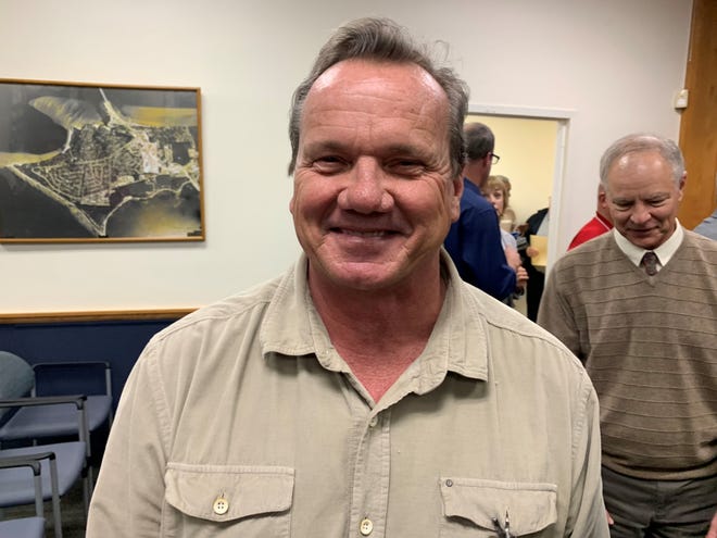 J.B. Schluter, a businessman who has previously served on the Gulf Breeze City Council, was unanimously appointed to fill the council's vacant seat on Wednesday.