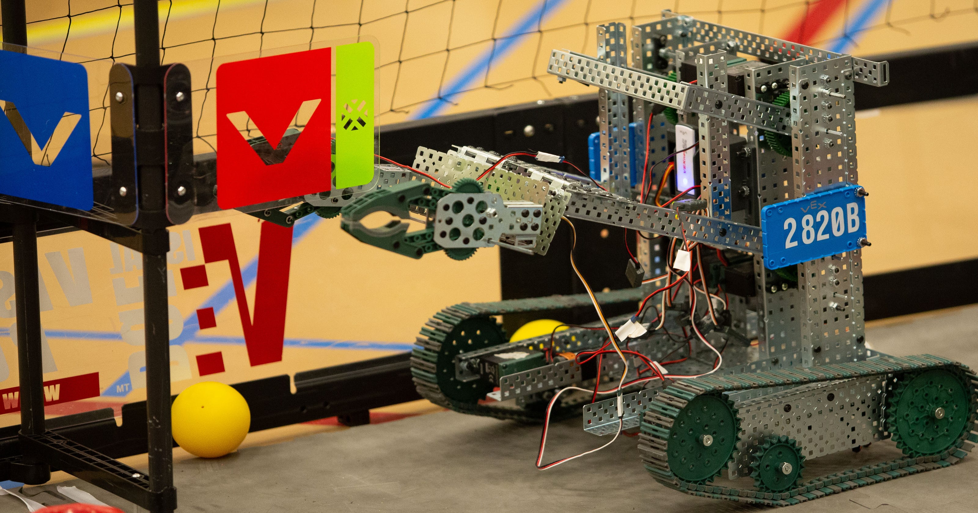 Teams from Rio Rancho, Albuquerque prevail at Vex robotics competition