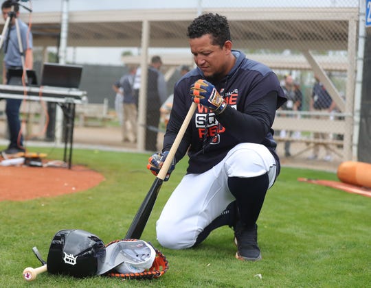 Miguel Cabrera is preparing for the batting practice on Monday.