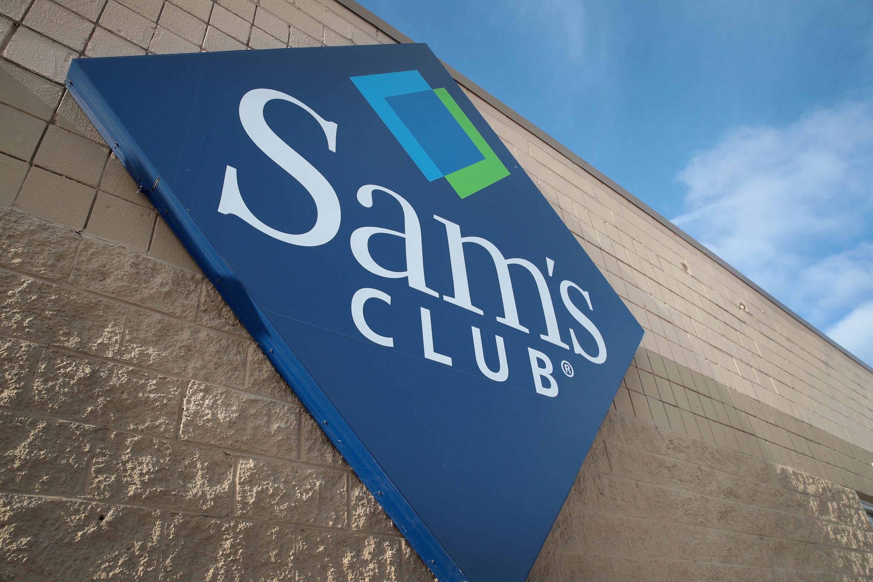 Feds: Businessman, associates spent $ at Sam's Club using bogus gift  cards