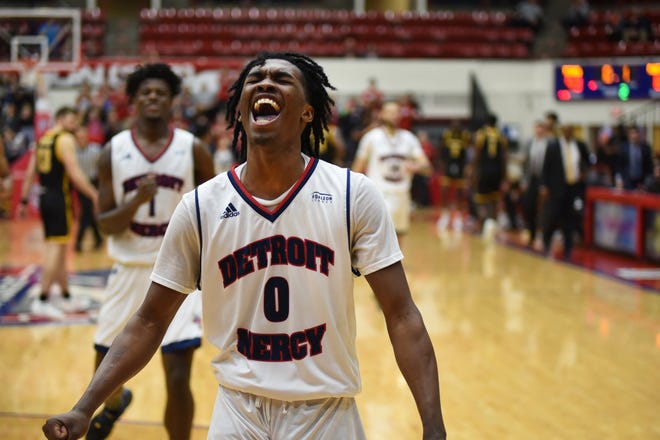 Detroit Mercy freshman Antoine Davis will have a chance to break Stephen Curry's record of 3-pointers made by a freshman this Saturday against rival Oakland University.