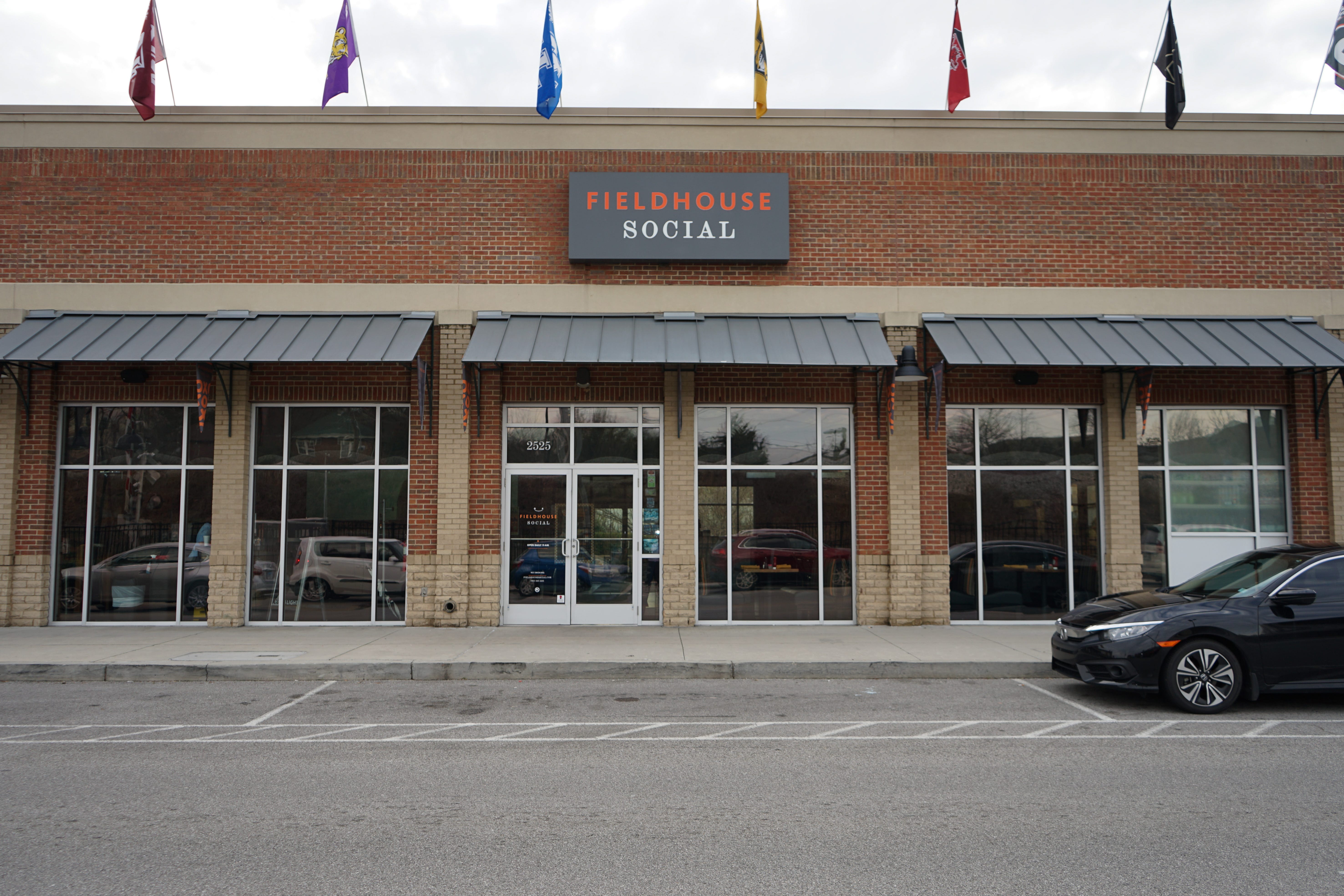 Knoxville sports bars Fieldhouse Social is a haven for Vols fans