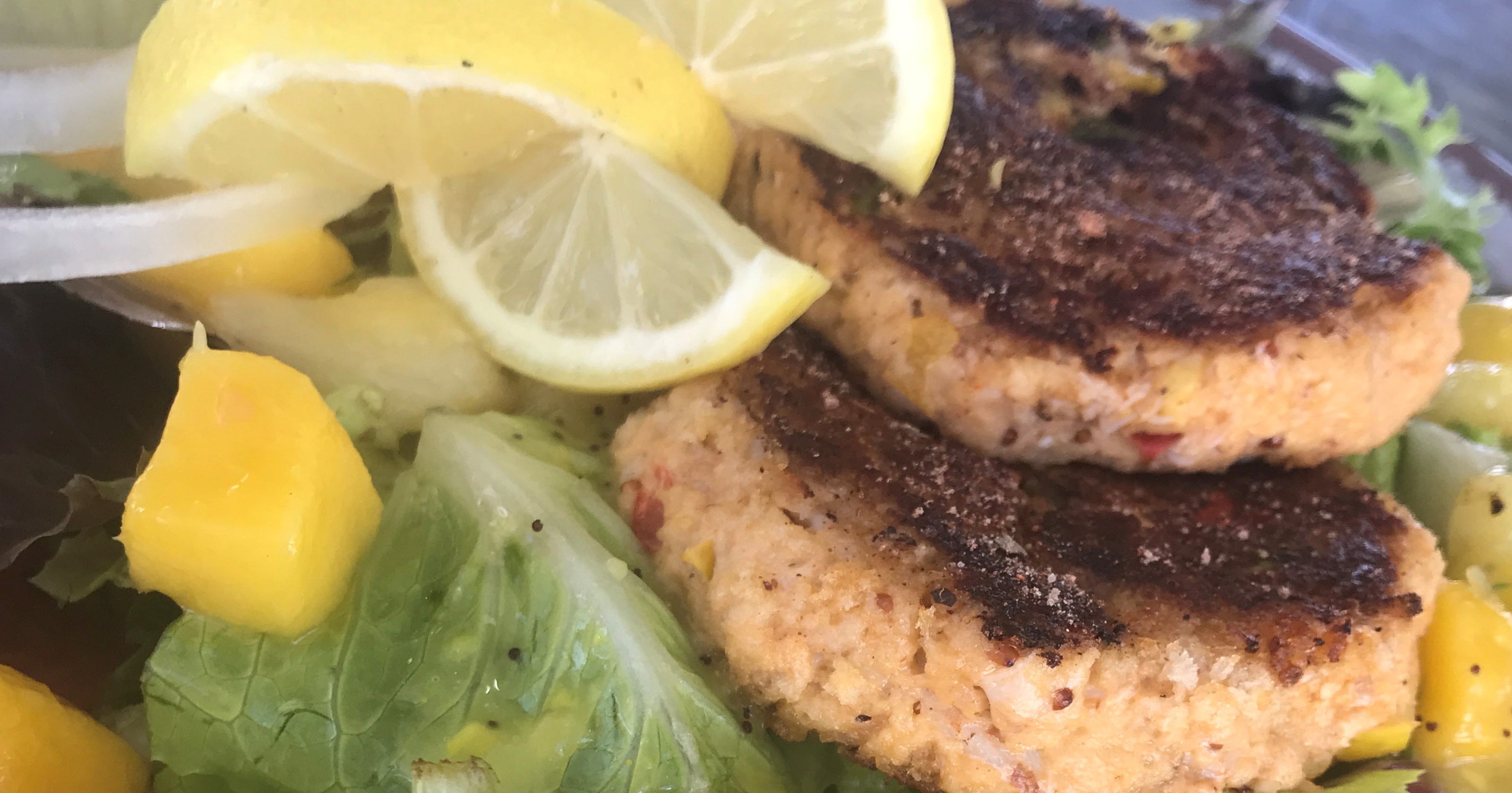 Pier 220 brings fresh seafood, river views to Titusville