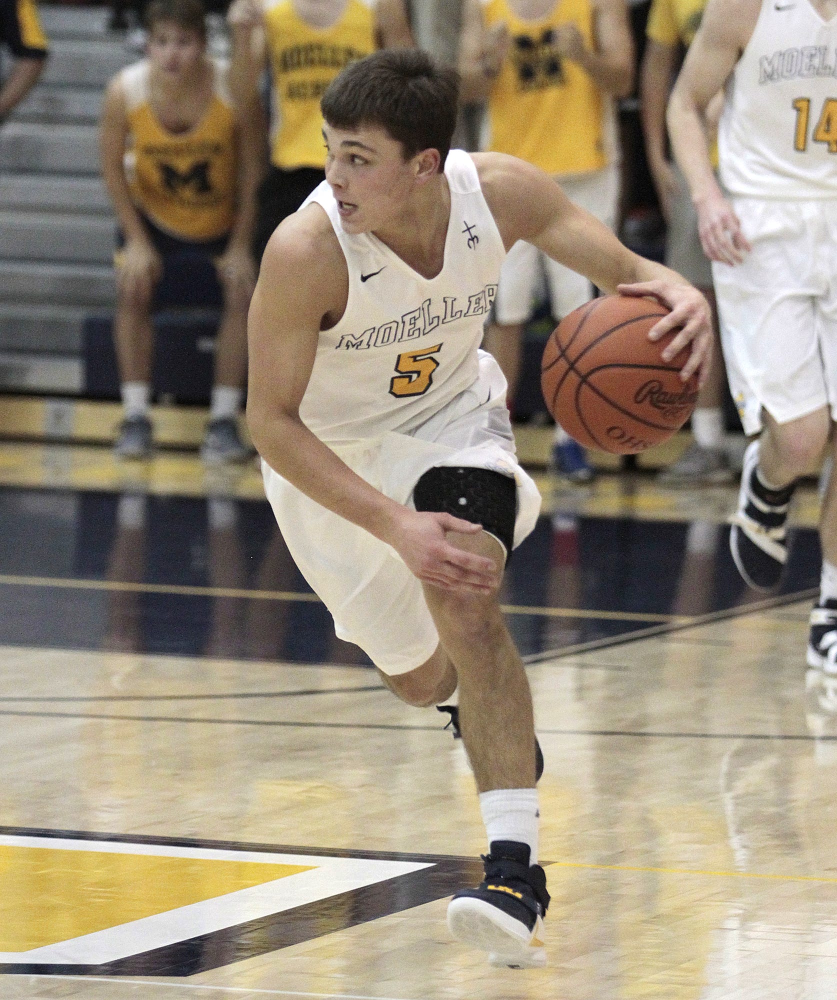 Cincinnati Bearcats Basketball Former Moeller Star Nate Georgeton