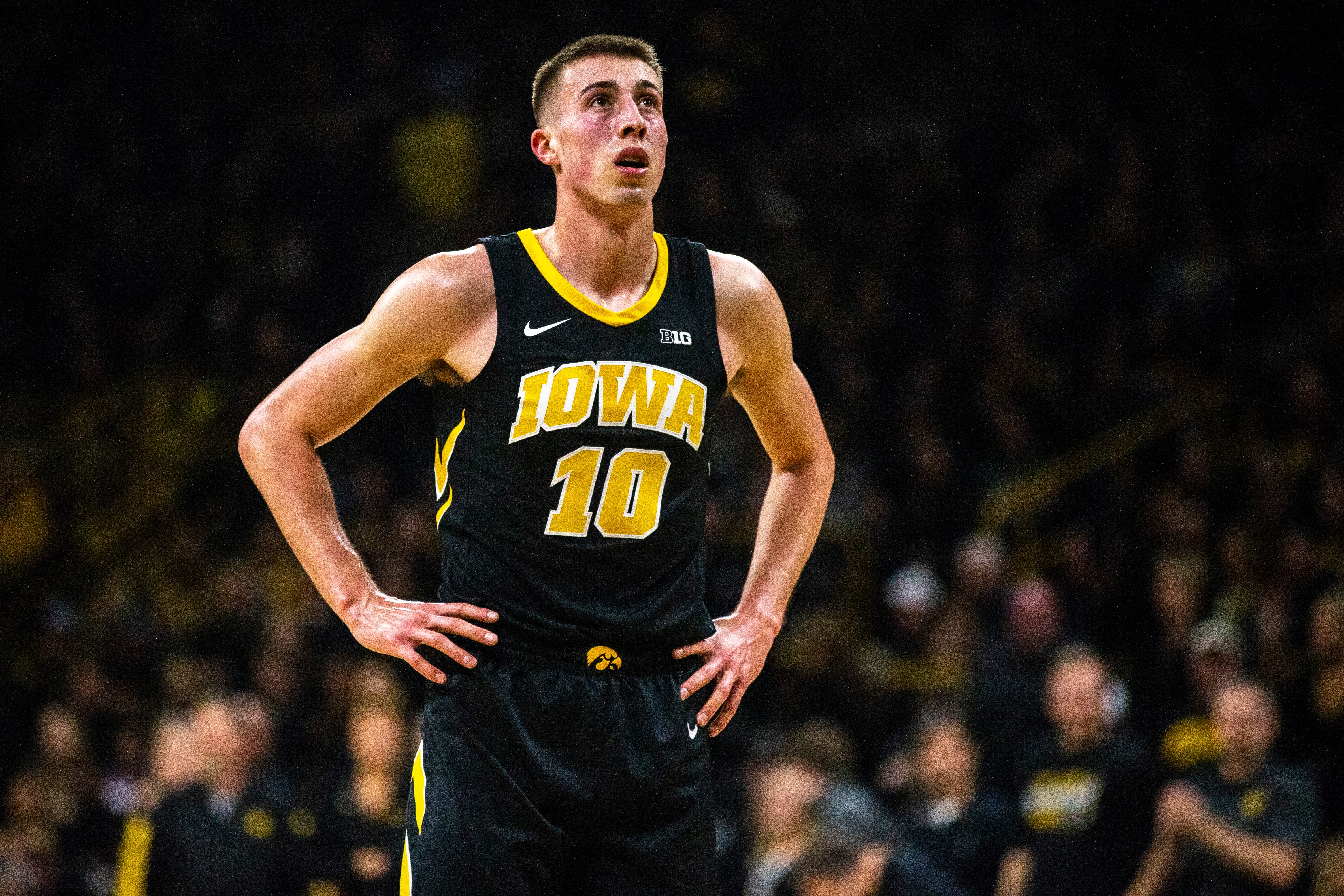 Iowa basketball Joe Wieskamp prepares to lead a