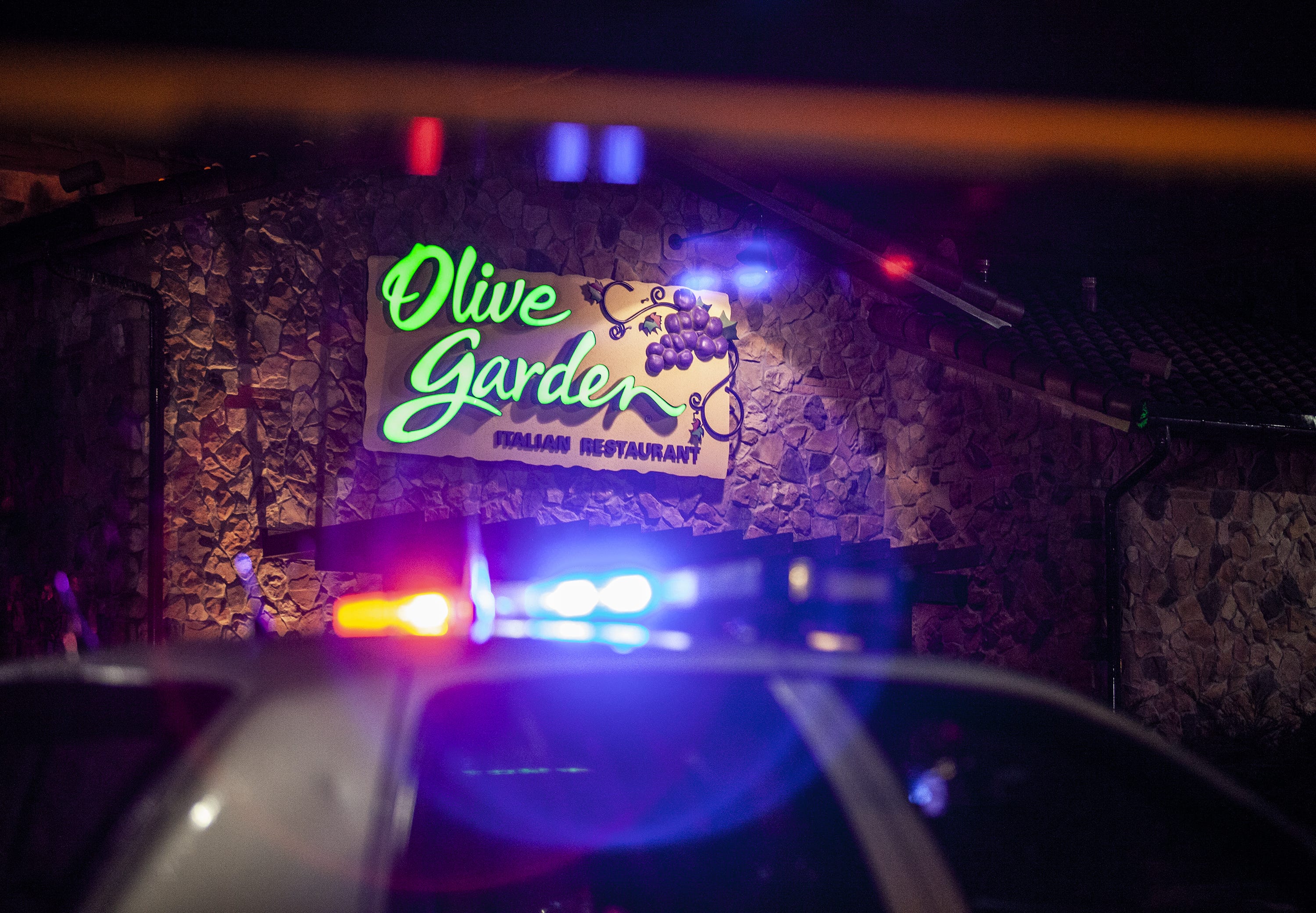 Louisville Olive Garden shooting Devone Briggs indicted