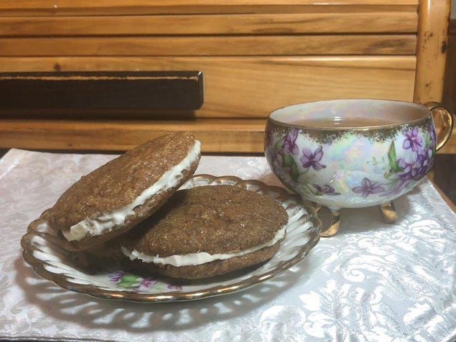 This week, Gloria shares a recipe for cream-filled molasses cookies.