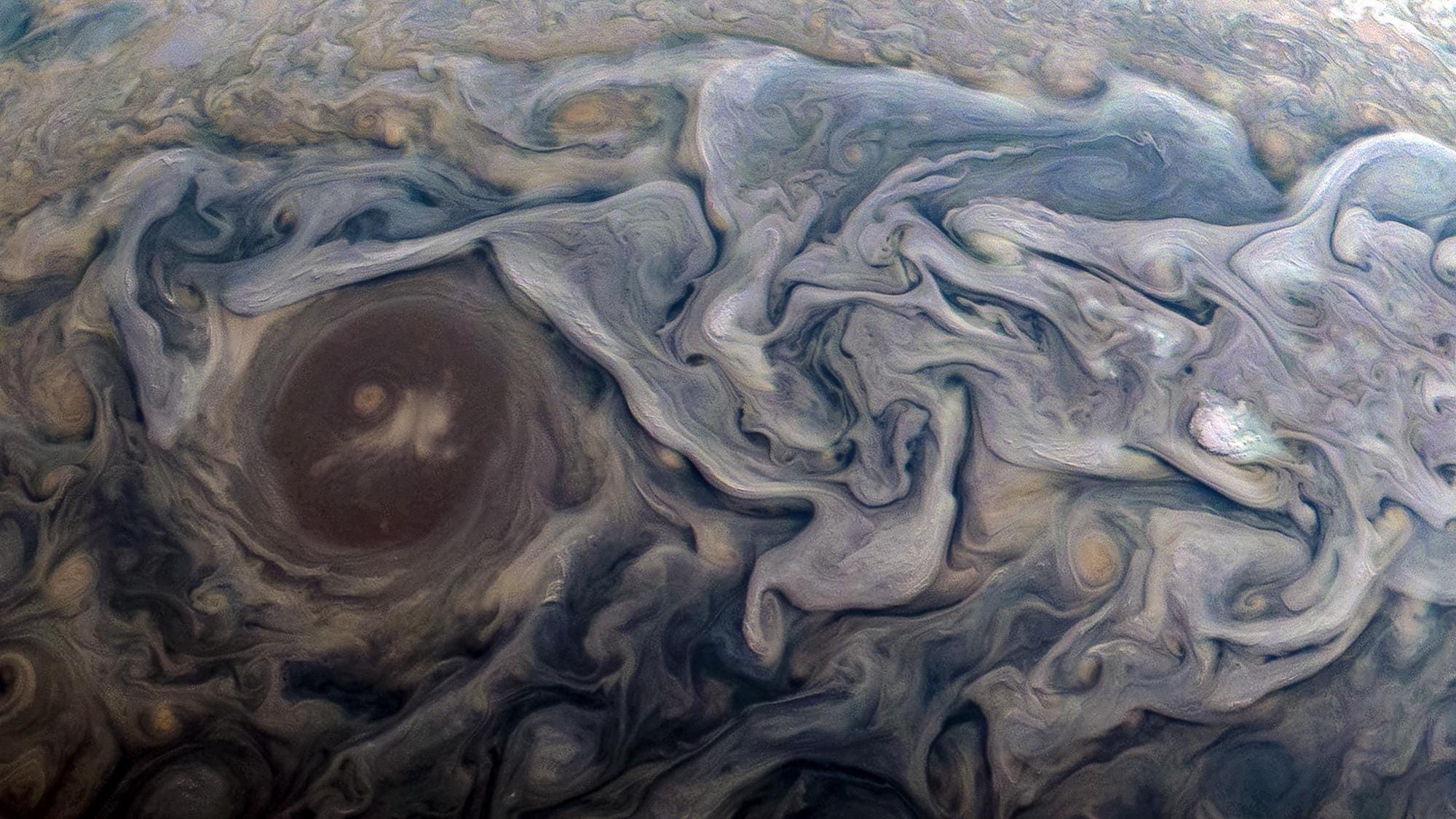 NASA photo of Jupiter clouds looks like a van Gogh painting