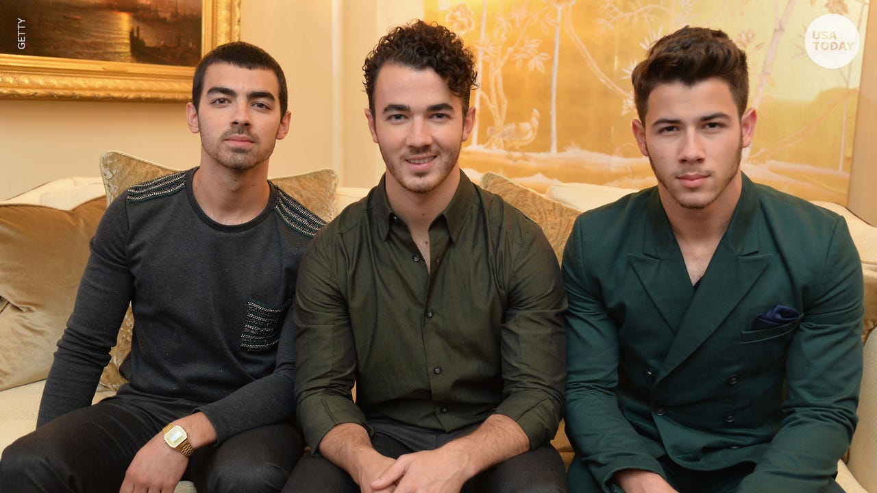 Justin Bieber rocks Jonas Brothers t-shirt, Nick Jonas celebrates fandom