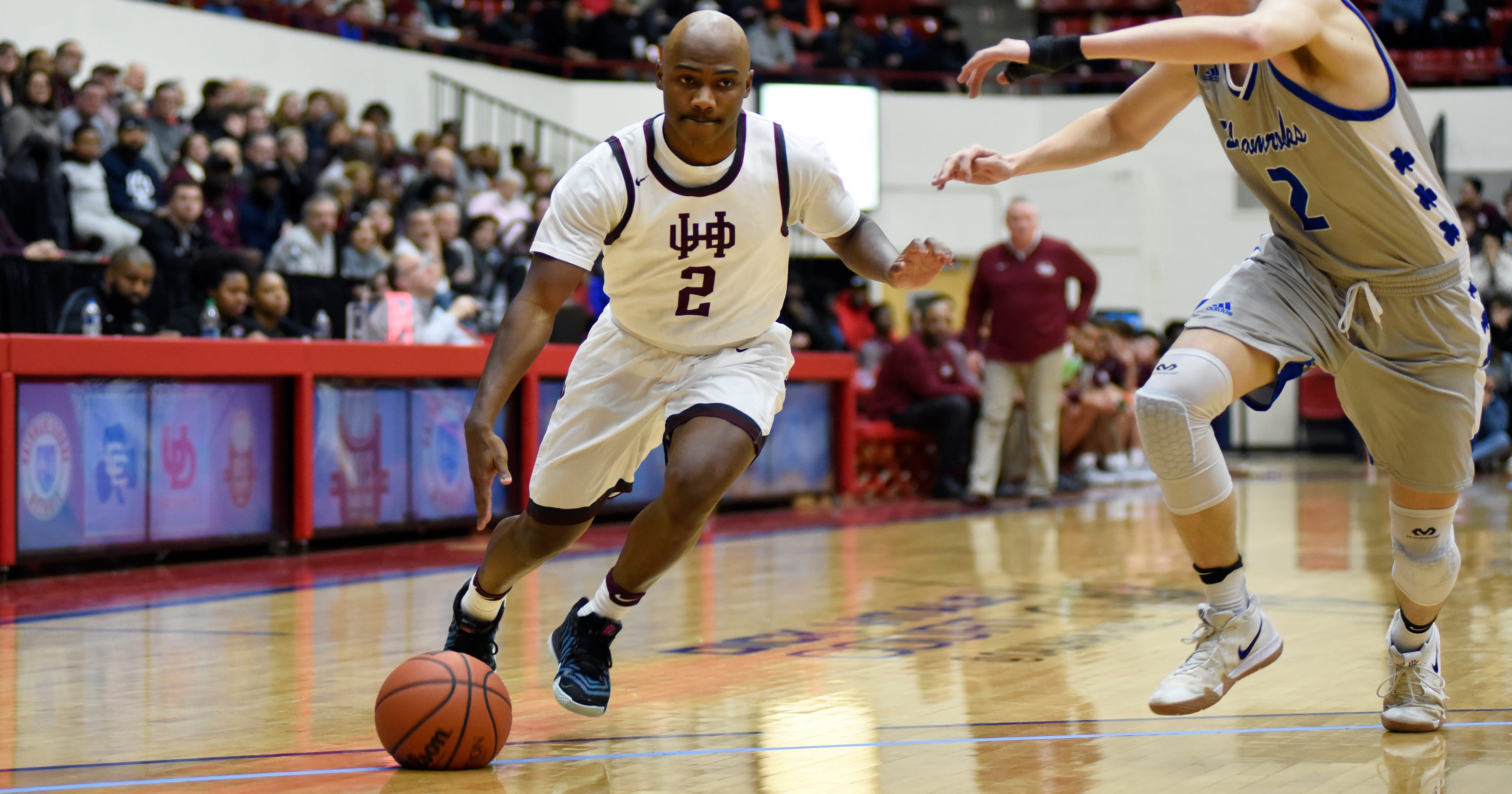 Friday S Prep Basketball U D Jesuit Coasts To D1 District Crown