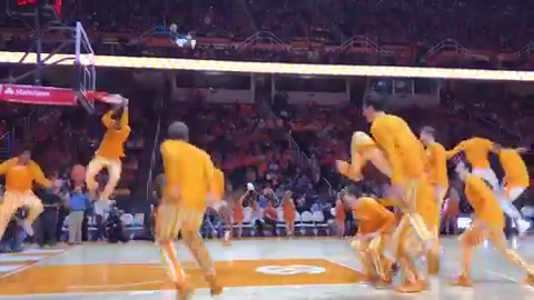 tennessee basketball pregame dunk