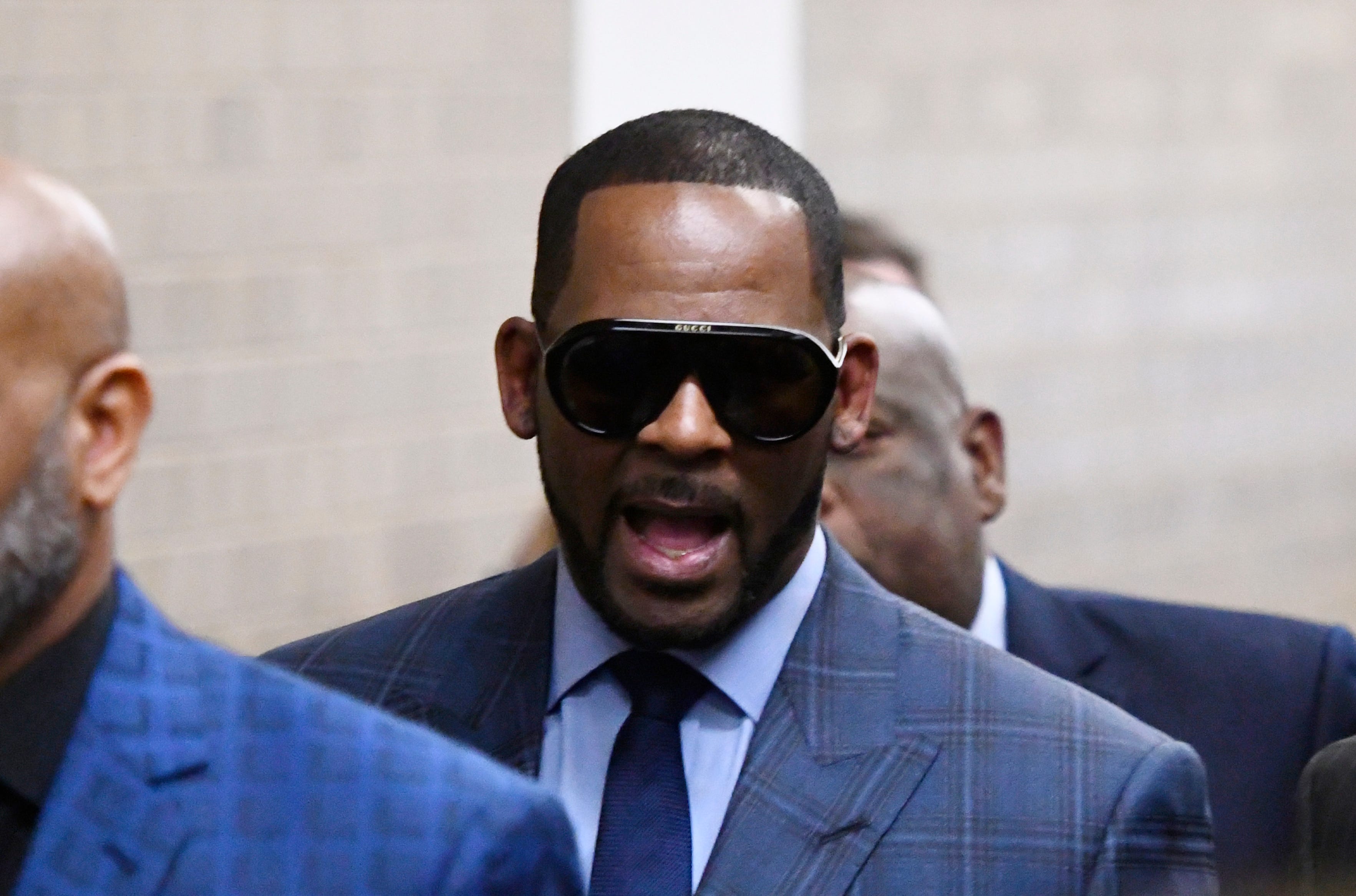 R Kelly Goes To Jail After Child Support Hearing Cbs Interview