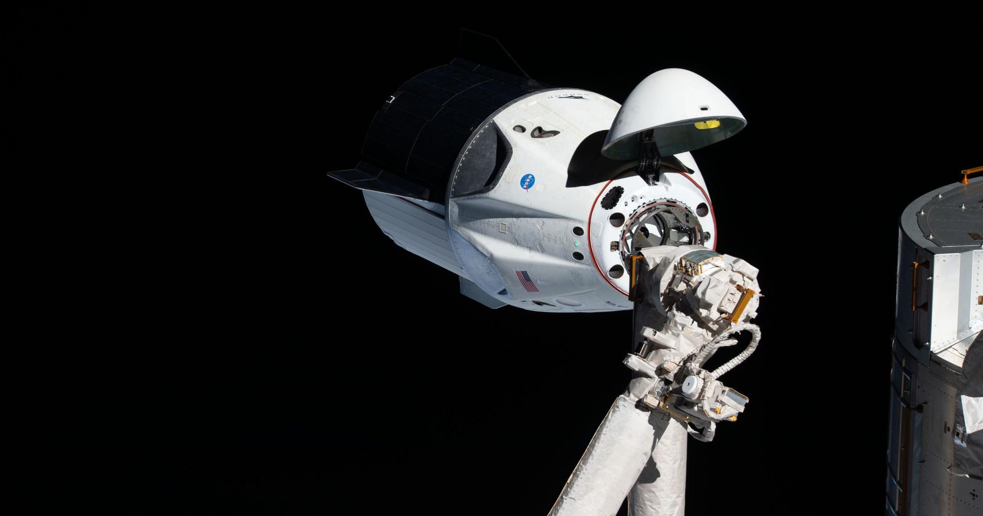 SpaceX Dragon set for splashdown, but don't expect to see ...