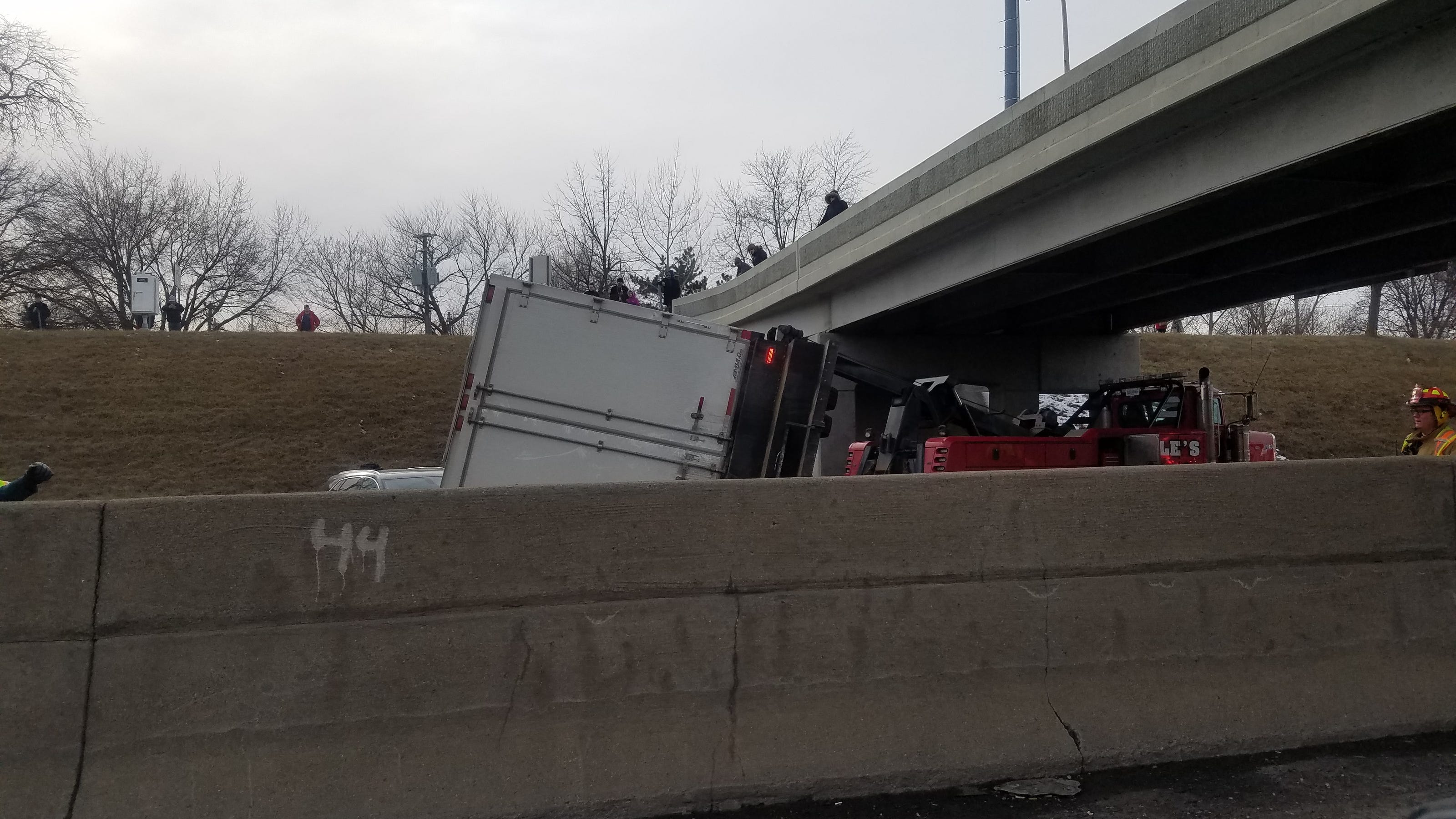 Fatal semi crash closes WB I-94 in Macomb County