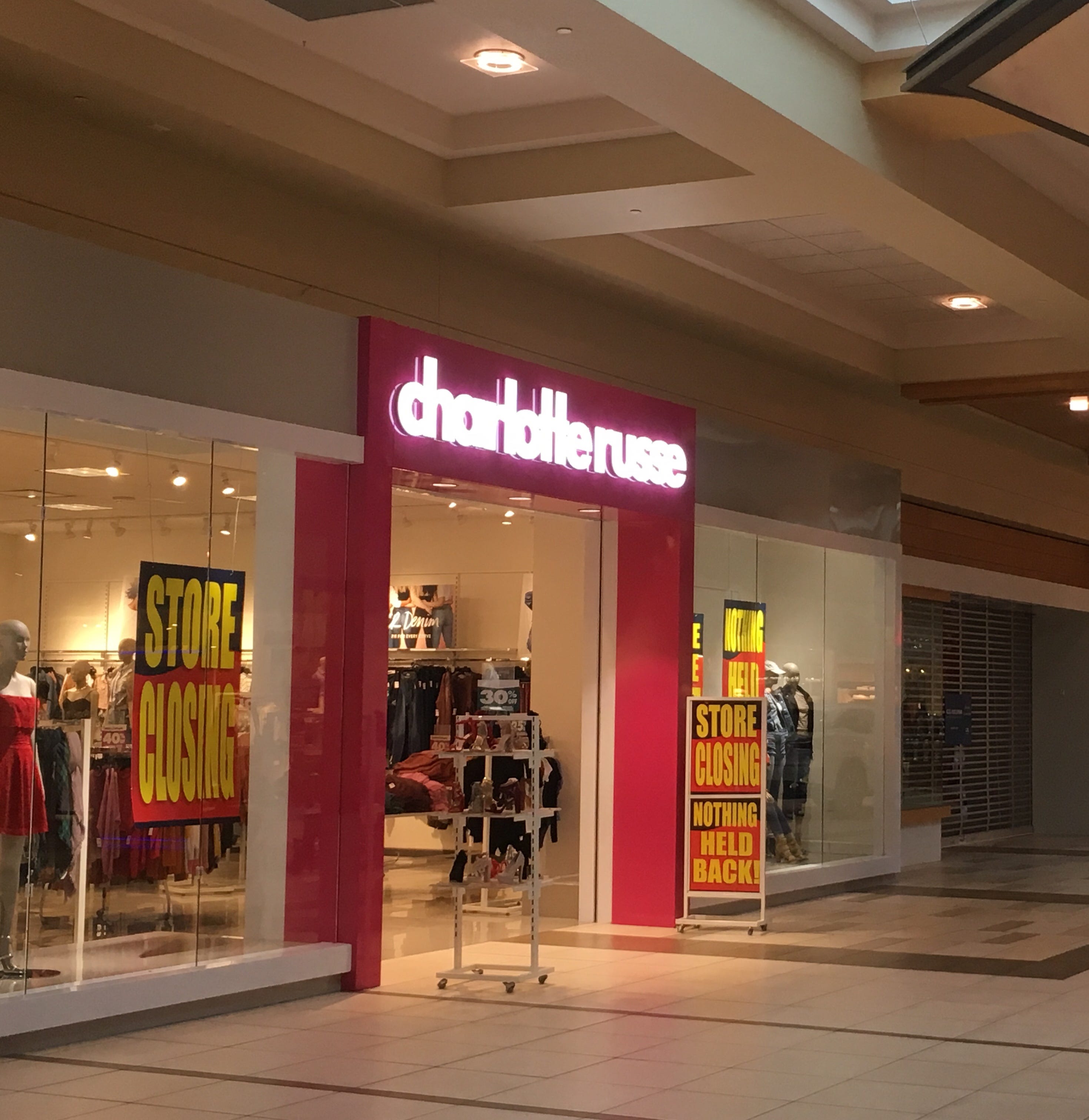 women's apparel stores