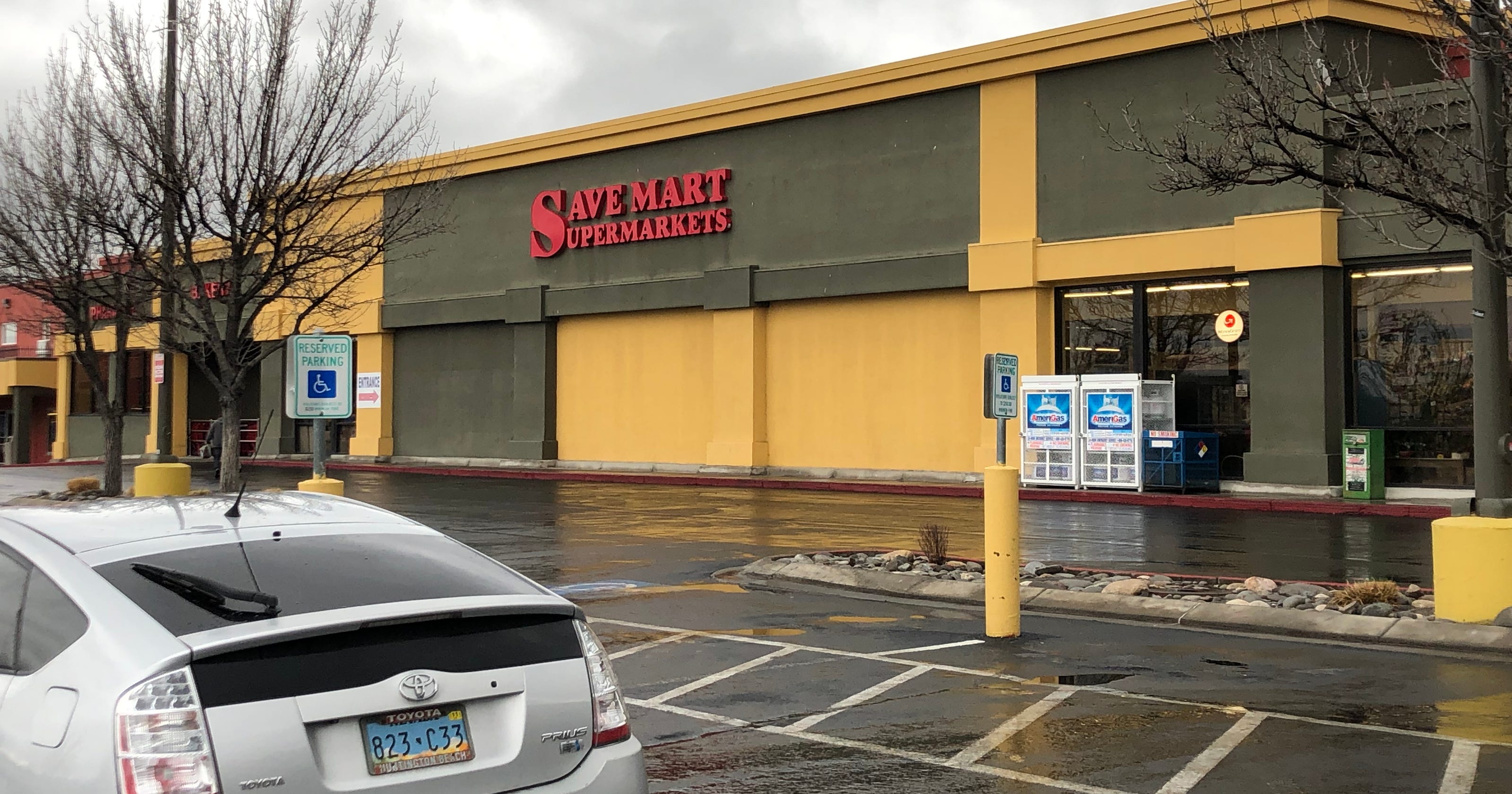 Save Mart on Keystone Avenue in Reno closed because of wind damage