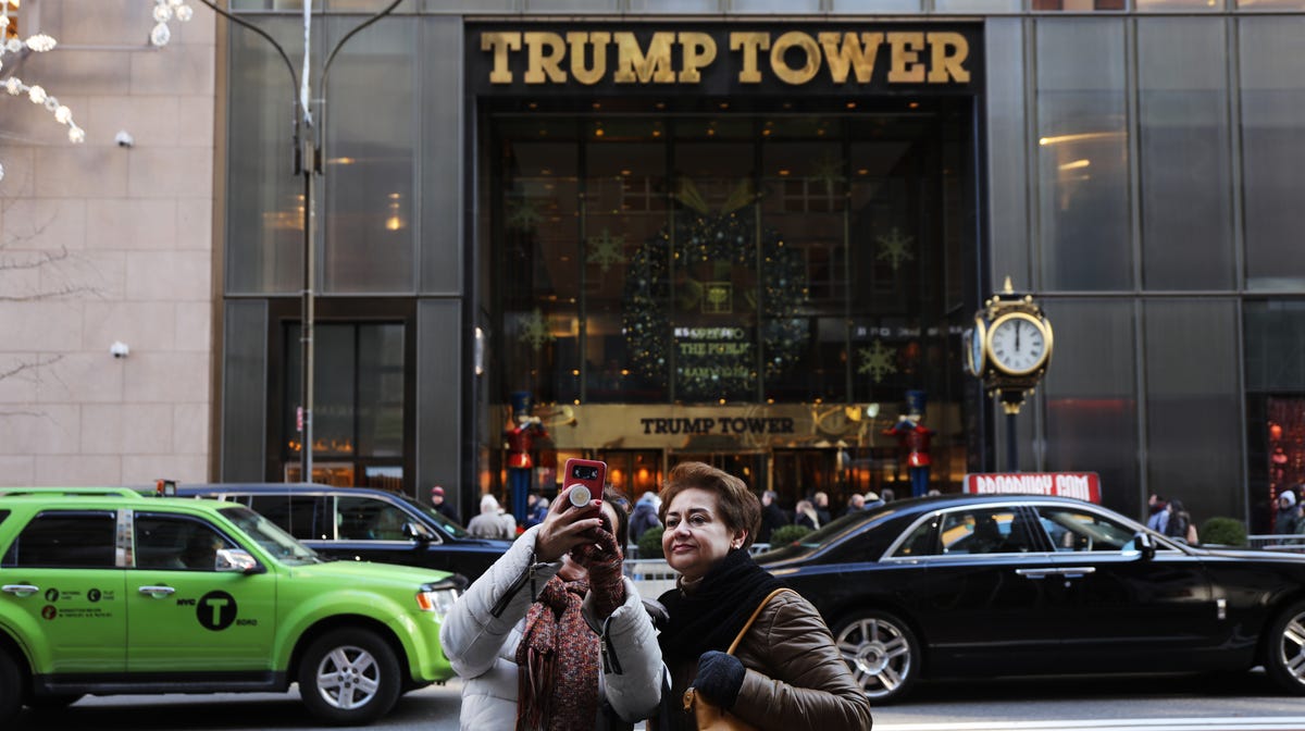 Paramount And Other Companies Did They Really Cave To Trumps Pressure - r0lsj5h