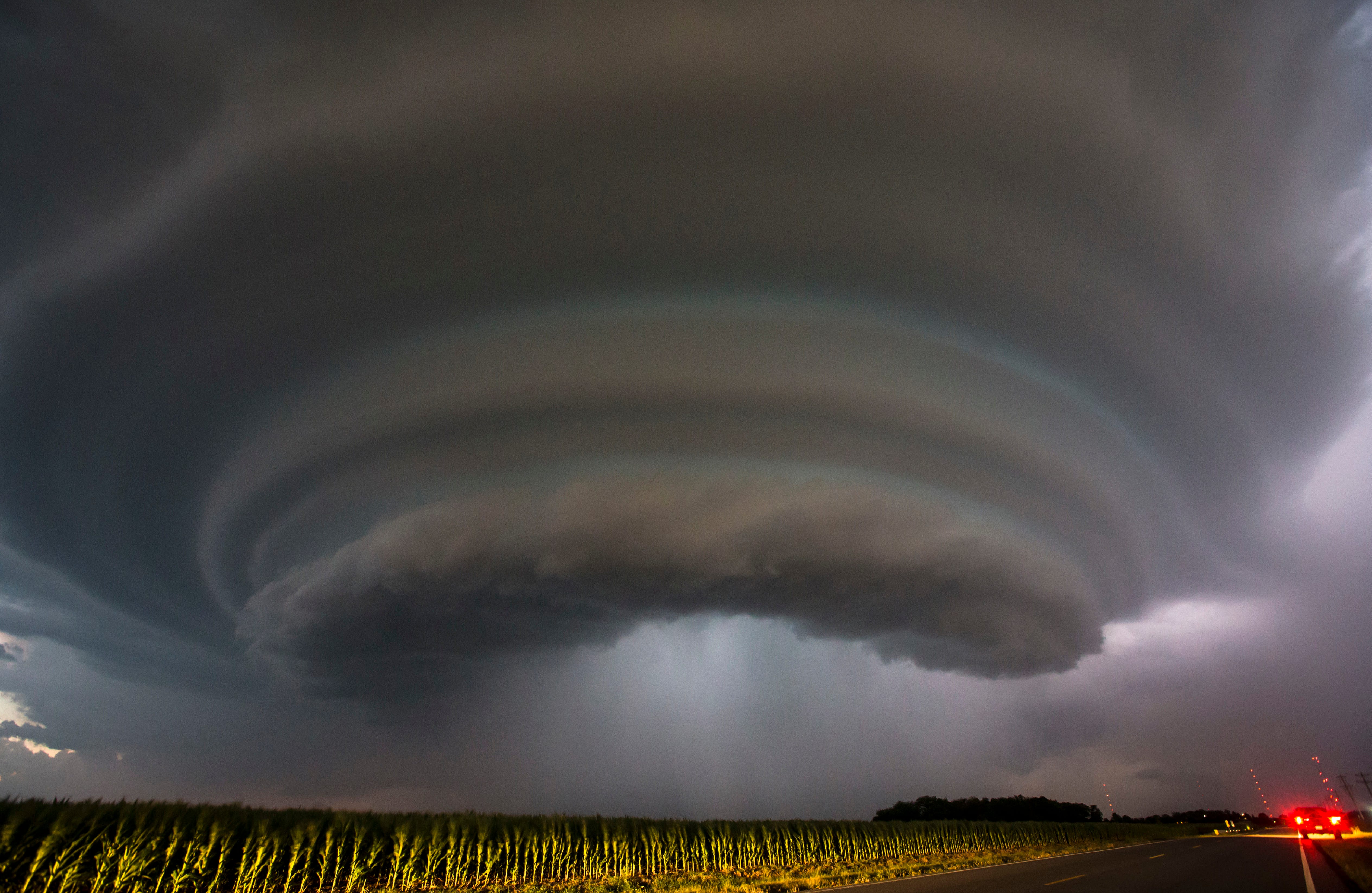 Tornado / Wetter Im Sauerland Tornado Bei Meschede Gesichtet Zeugin Macht Foto Meschede : The most destructive tornadoes are very big in size and mostly occur along.