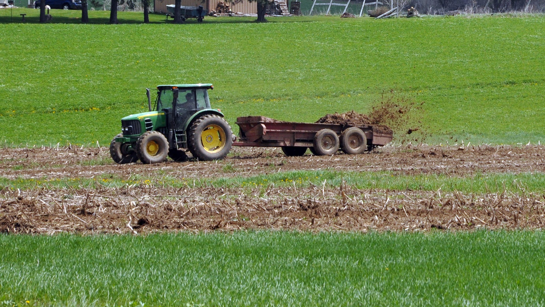 Dairy Innovation Hub researchers to study effects of manure management regulation in WI - Wisconsin State Farmer