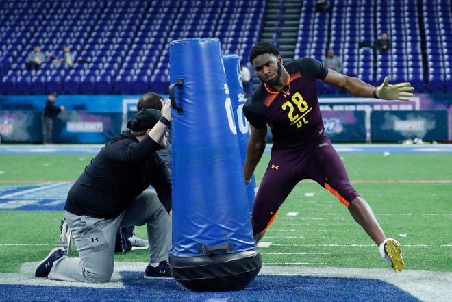 Florida State defensive end Brian Burns goes through workout drills during the 2019 NFL Combine at Lucas Oil Stadium.