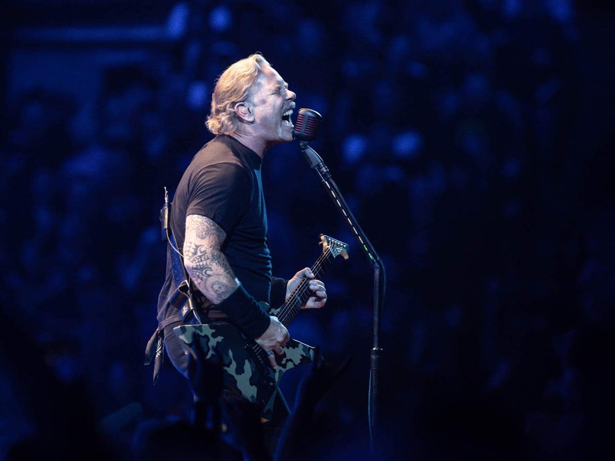 fertilizer rib Merchandiser Metallica Indianapolis concert: 4 ways band unfurled latest tricks