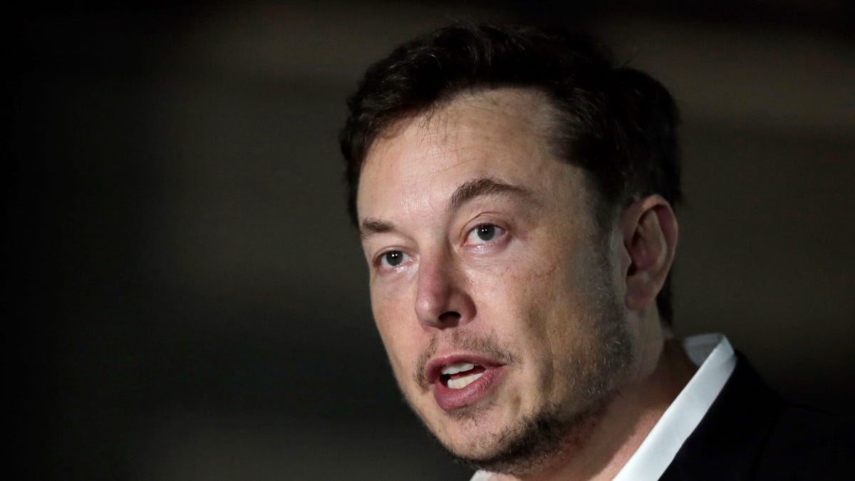 Attorneys tell a federal judge that Tesla CEO Elon Musk shouldn't be found in contempt because he didn't violate a securities fraud settlement.