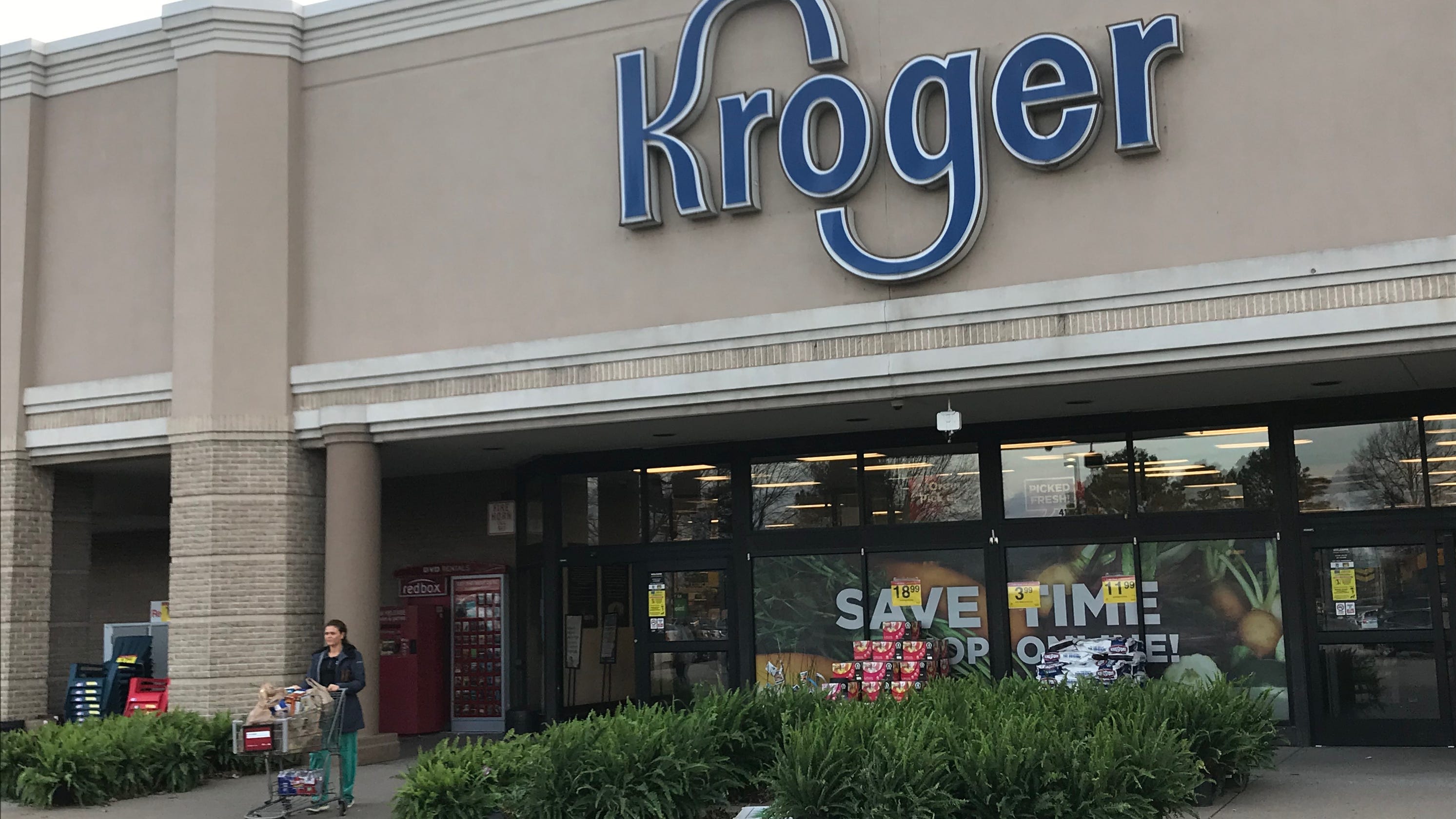 Customers Perform Cpr On Another Man At Different Jackson Kroger