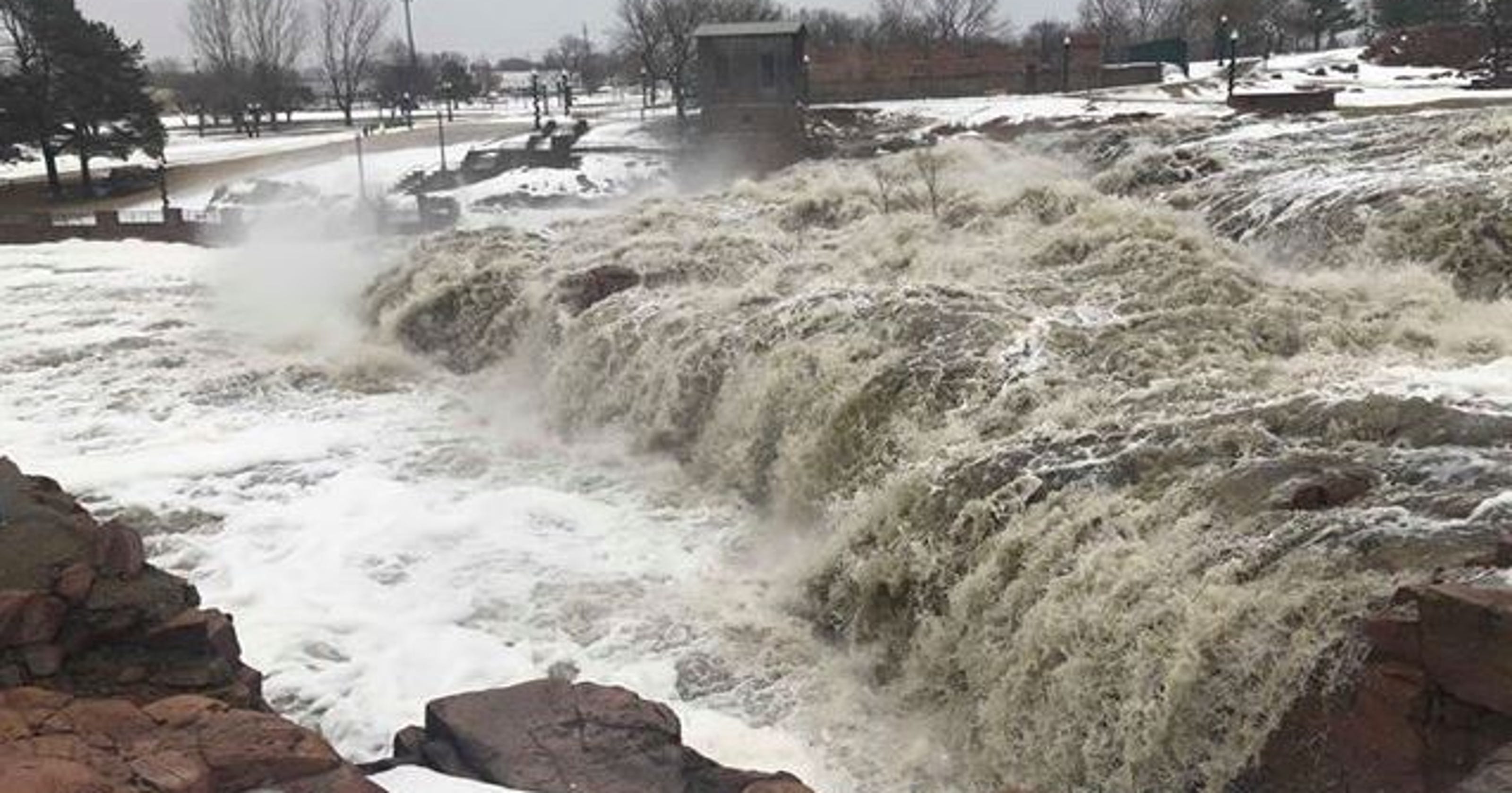 sioux-falls-flood-city-to-close-falls-park-due-to-flooding-snow-melt