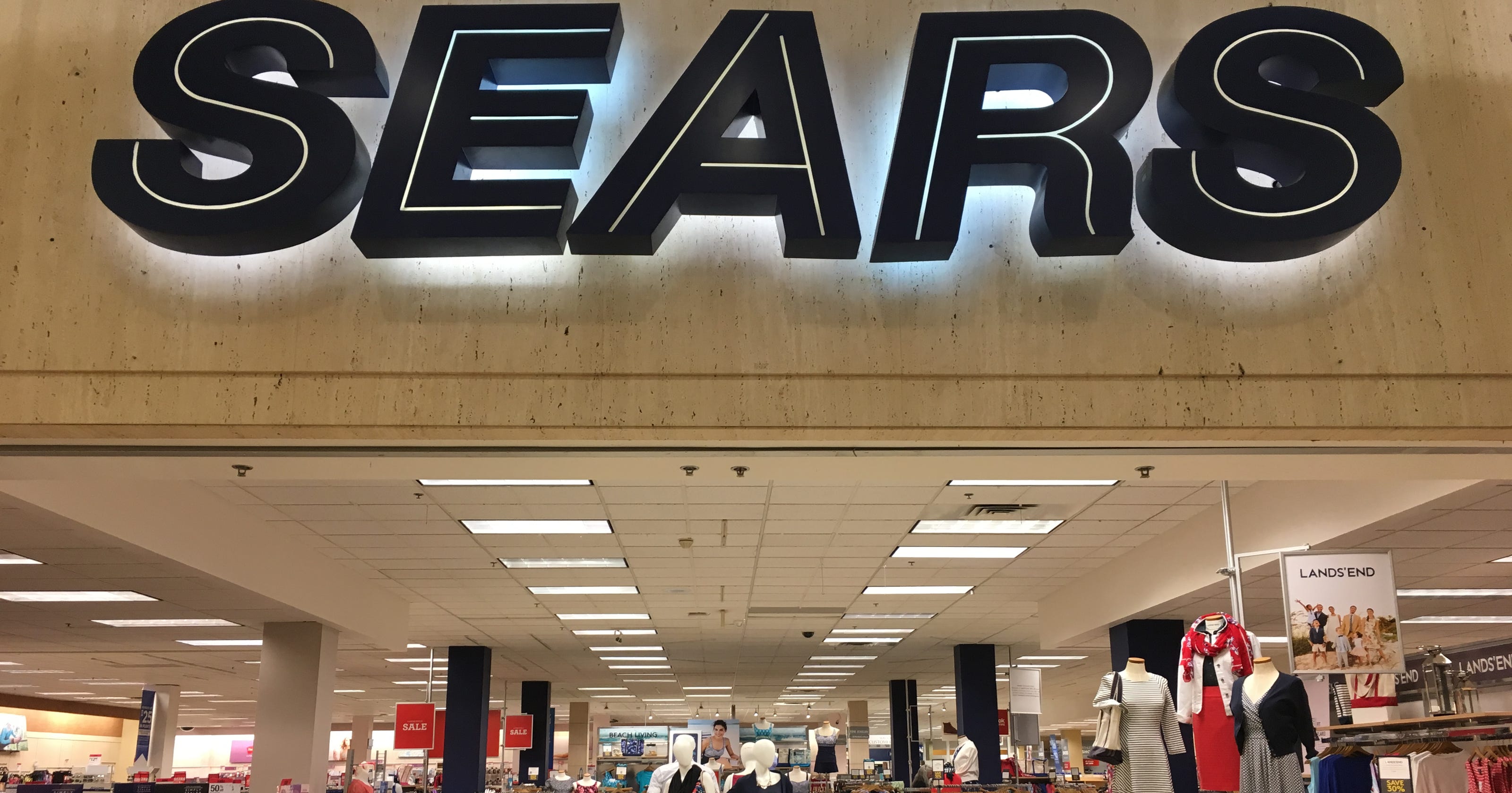 Fox River Mall Appleton Grand Chute Sears Store Closes