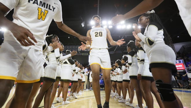 Tennessee Basketball Jordan Wilmore Is 7 2 Has Ut Vols Ole Miss