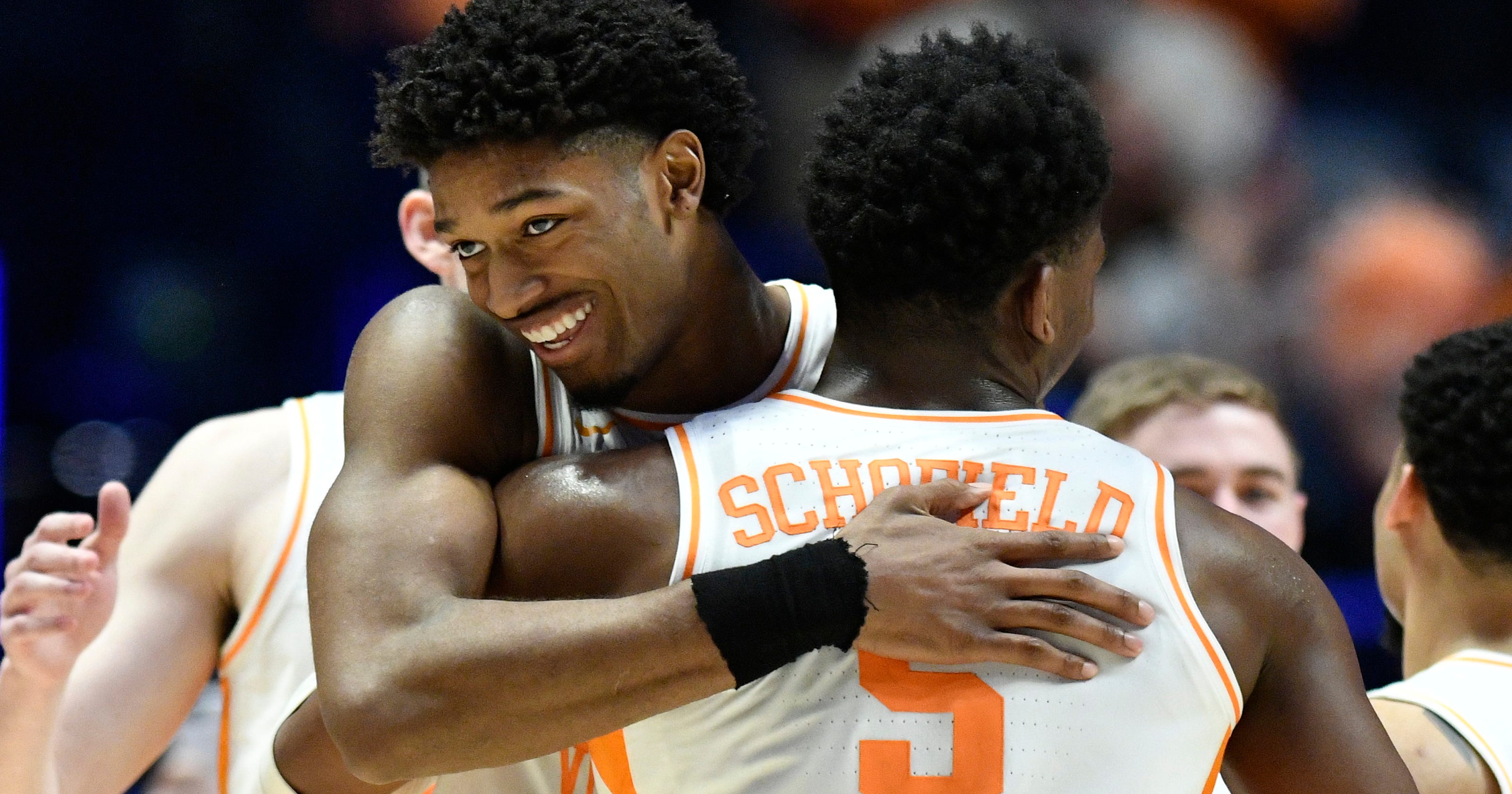 Tennessee basketball Kyle Alexander signs with Miami Heat