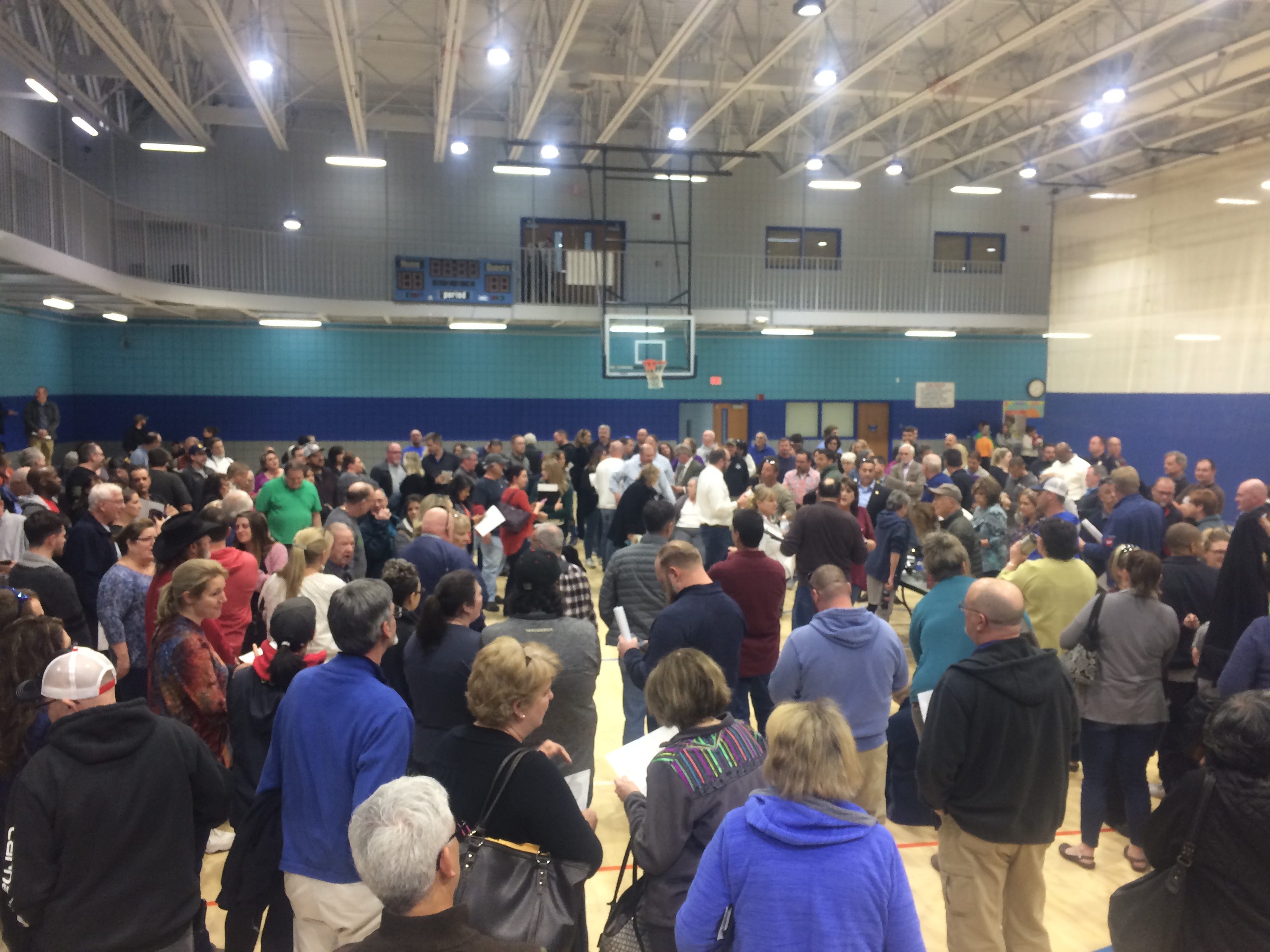 Cambridge Farms residents overflow HOA meeting on 'major dues increase'