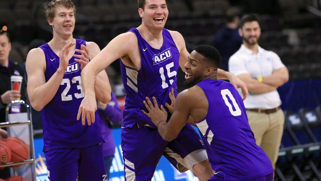 Joe Golding Acu Coach Puts On A Show Hopes Team Can Too Vs Kentucky