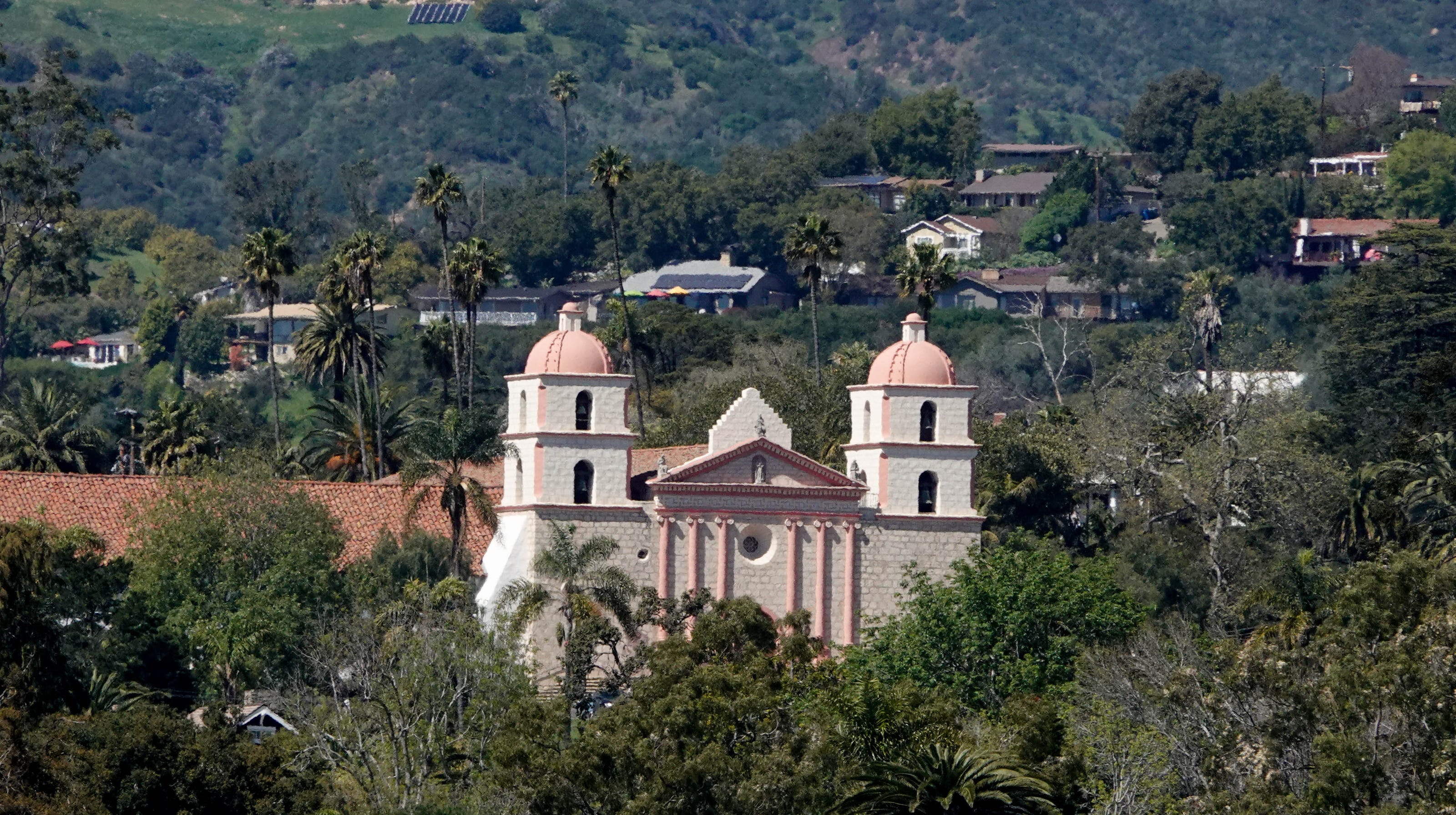 Santa Barbara photo tour Beach, architecture and entertainment