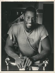 Mike Cofer with the Detroit Lions.