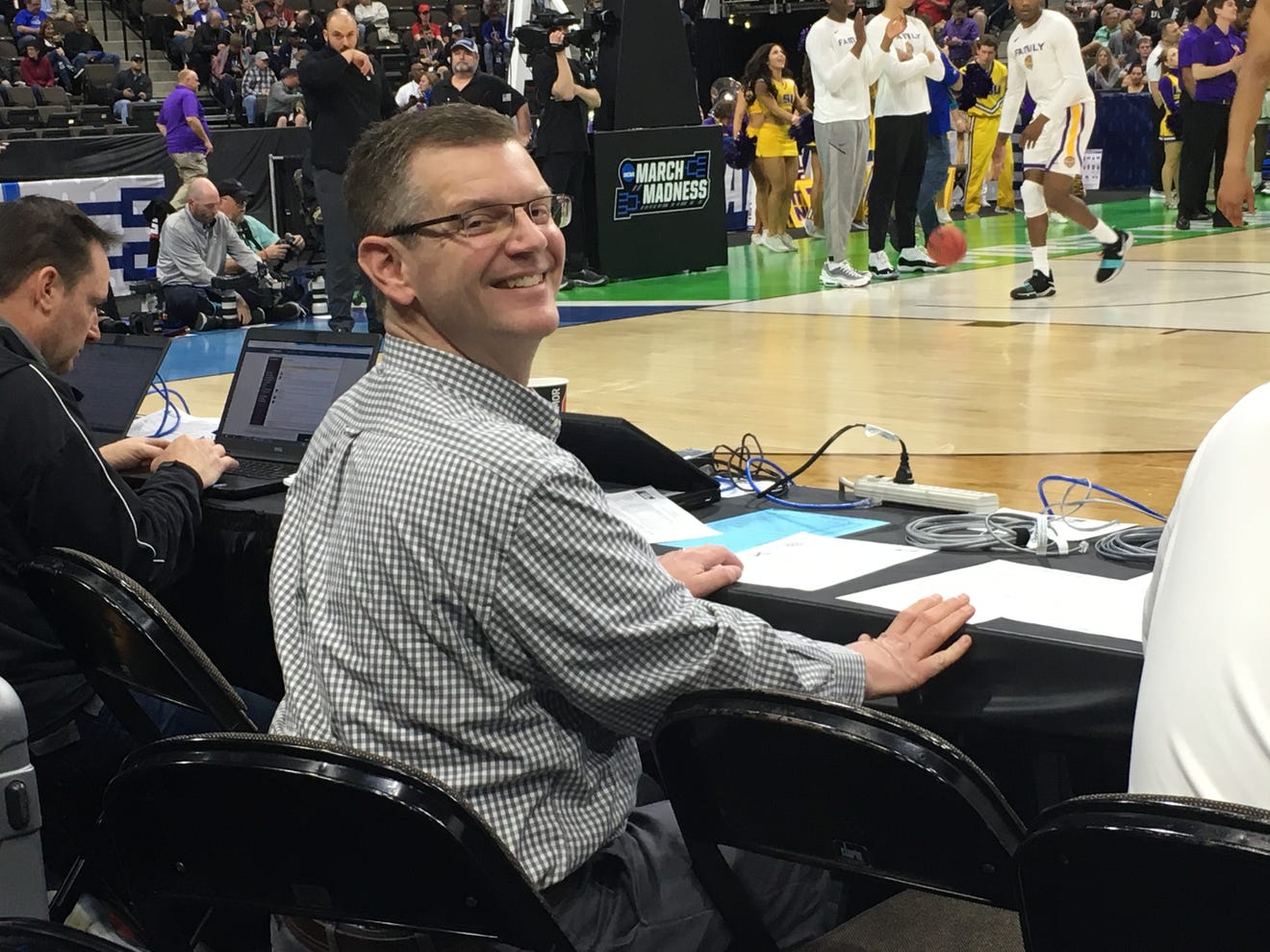 NCAA Tournament Maryland vs Belmont LSU player crashes into radio voice