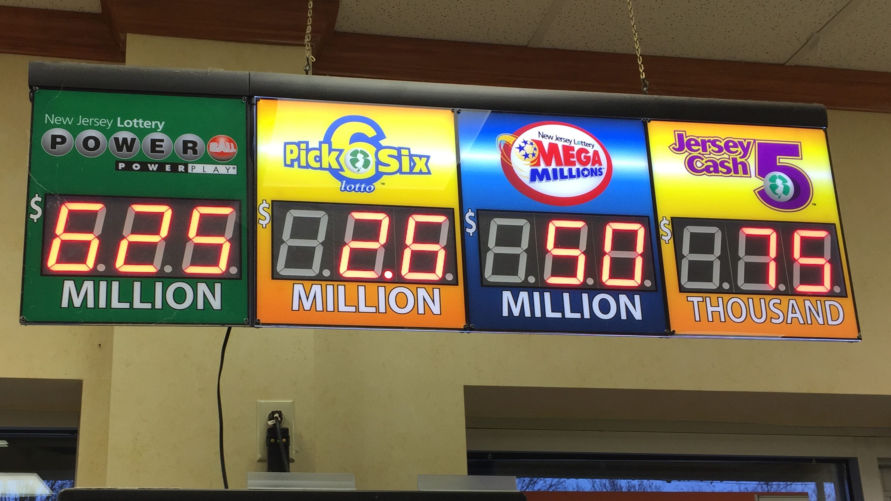 Powerball jackpot soars to $625 million for Saturday drawing2988 x 1680